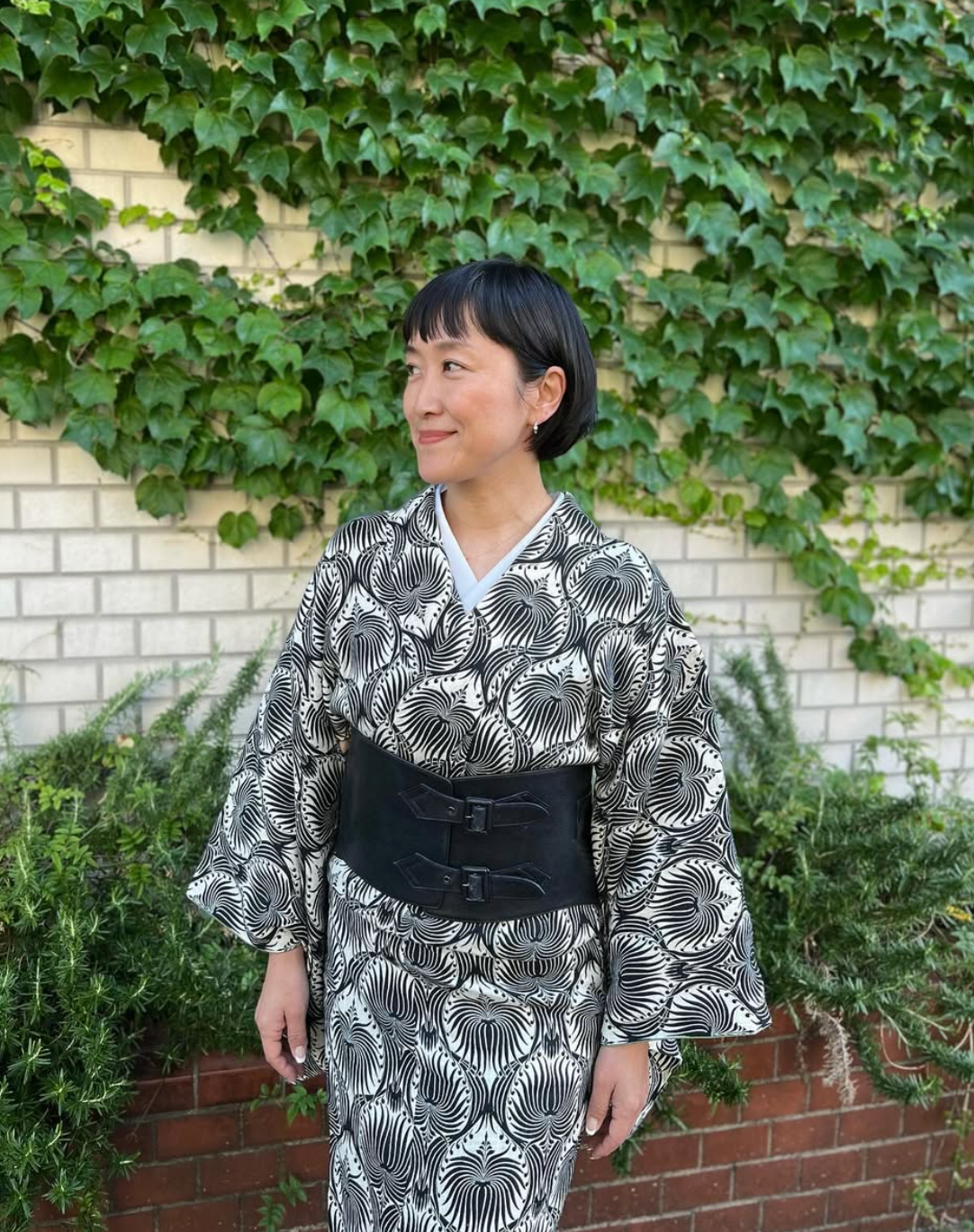 麻世妙 アラベスク紋様 白×黒(誉田屋源兵衛):大麻布|着物