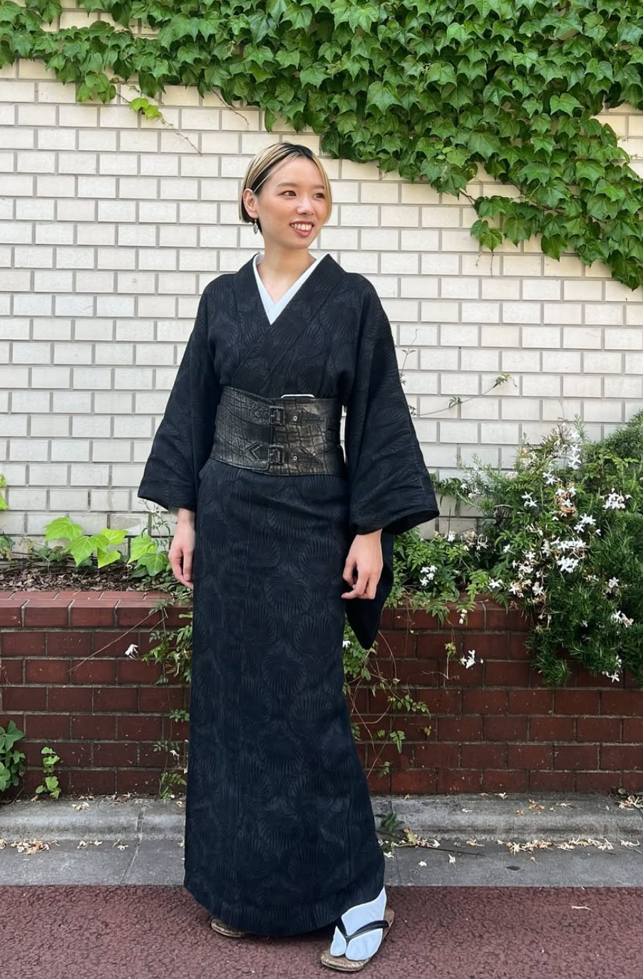 着物|小紋|麻世妙 アラベスク紋様 黒/黒|KAPUKI別注色|誉田屋源兵衛|大麻布