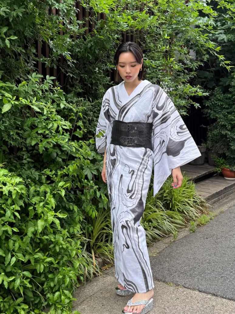 Sumi-nagashi white/black (KAPUKI original): Yukata