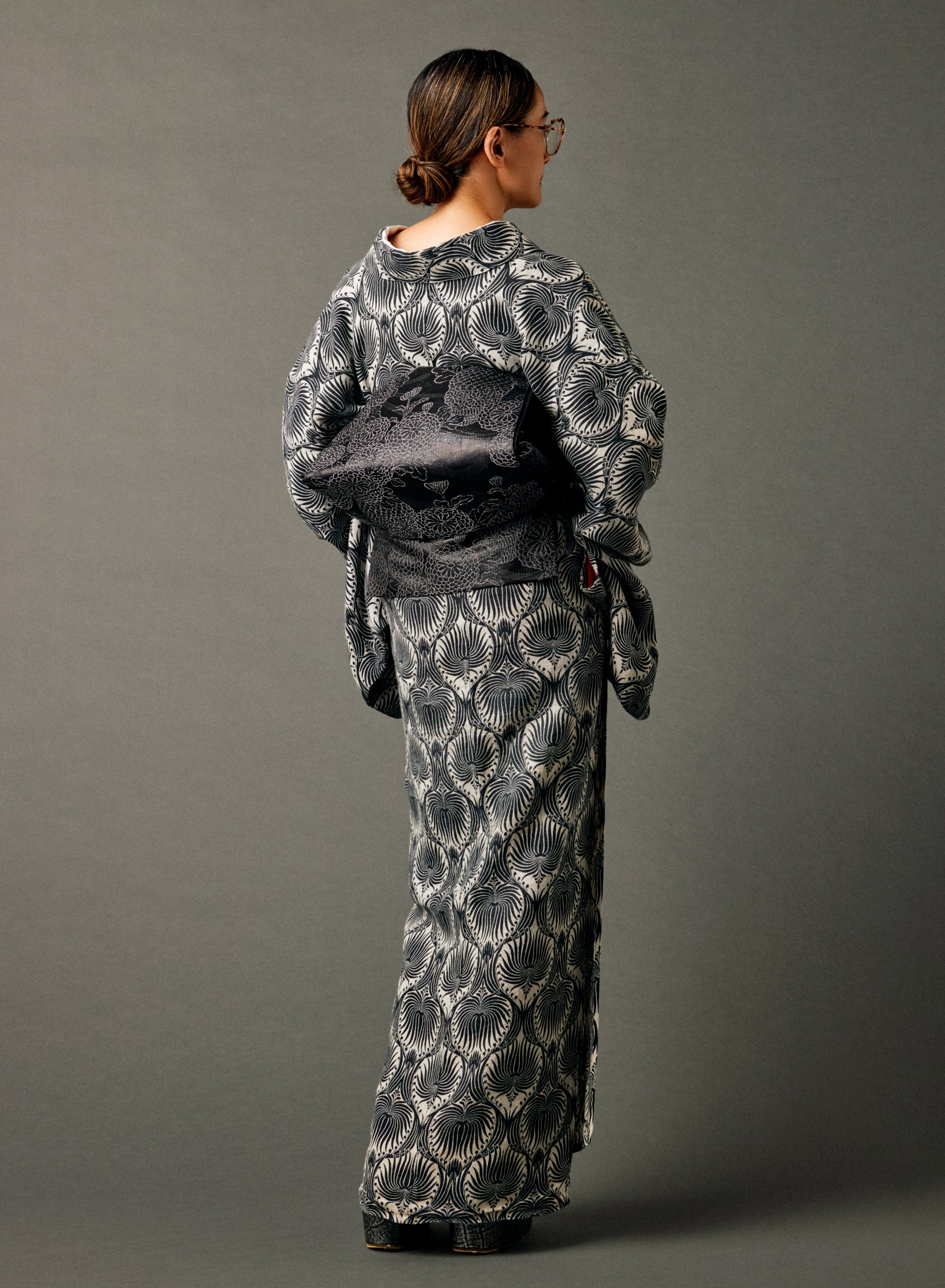 Chrysanthemum and skull design (KAPUKI x Nishioka Pencil x Kondaya Genbei): Fukuro obi | Kyoto Fukuro obi (tailoring fee included)