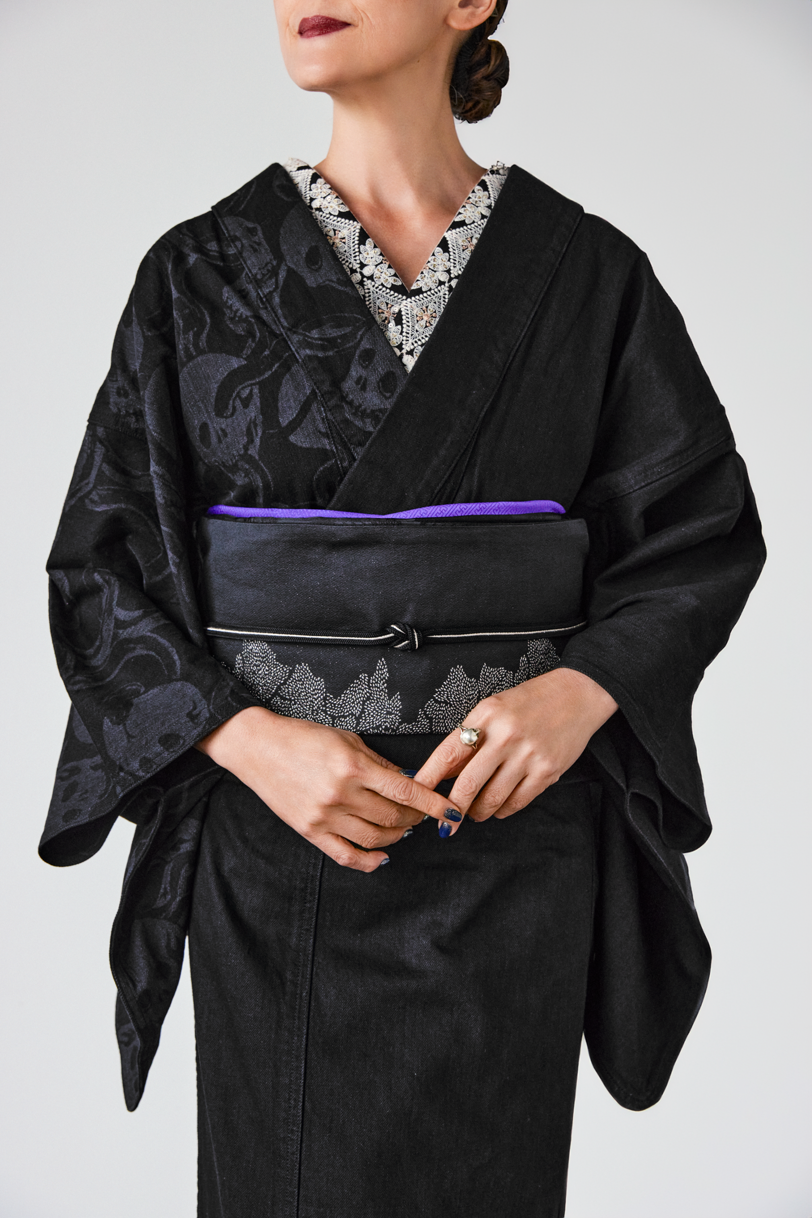 Broken Badger Chrysanthemum (KAPUKI original): Fukuro Obi | Nishijin weave | Pure silk | Silver thread (tailoring fee included)