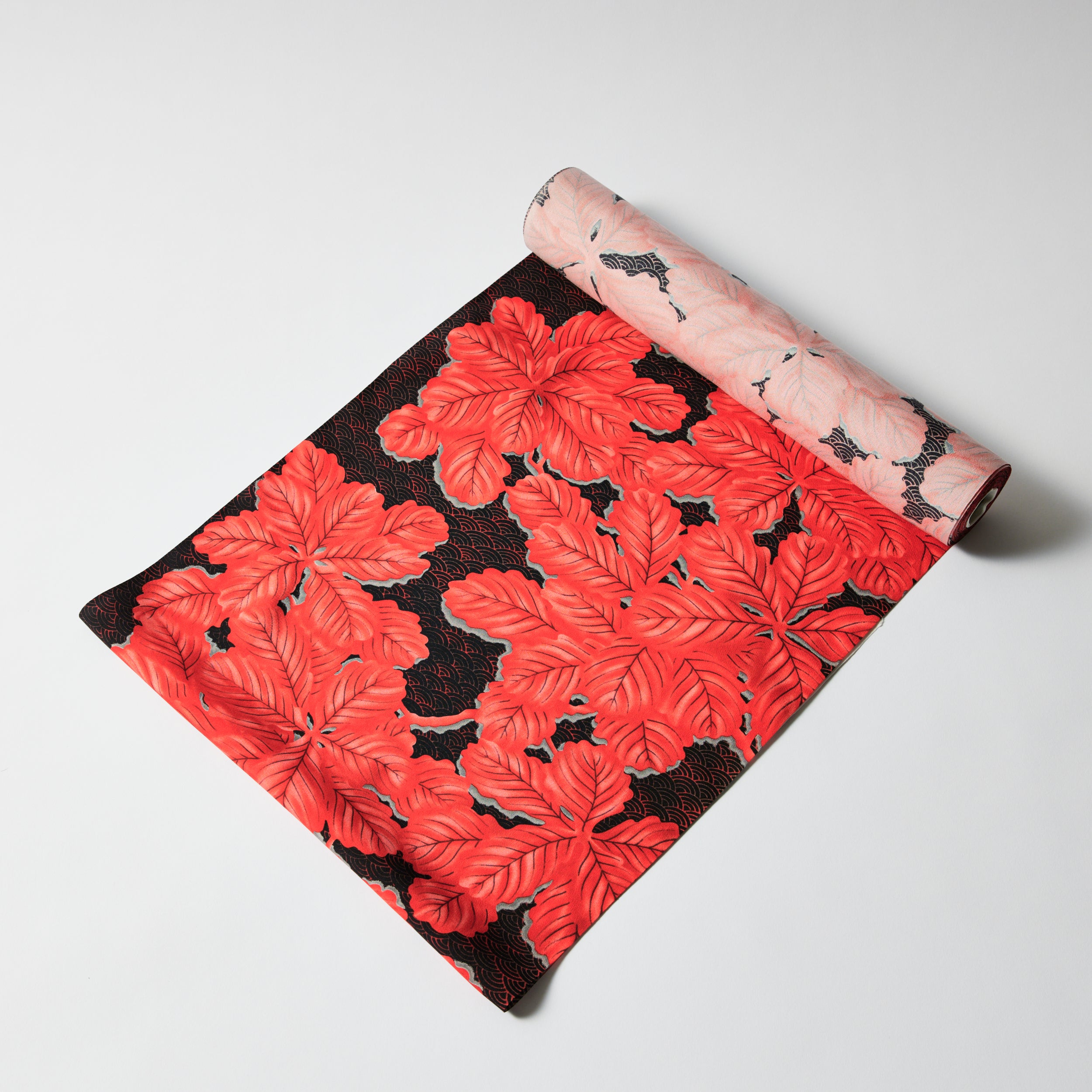 Blue sea wave and maple leaves, black (Okaju): Undergarment | Pure silk