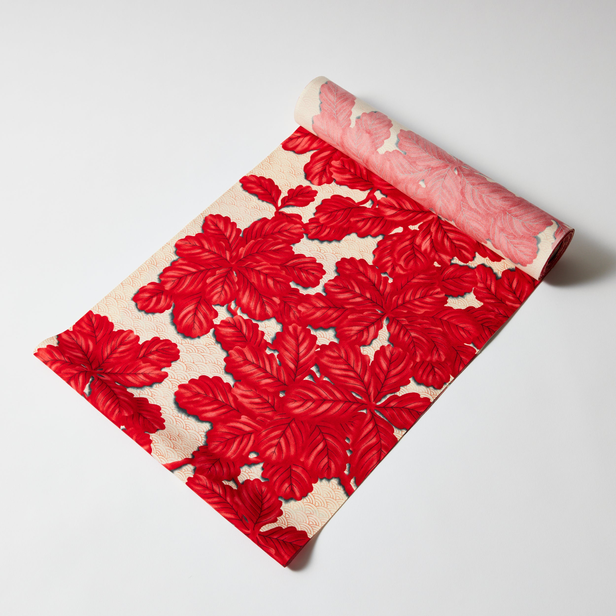 Blue sea waves and maple leaves, white (Okaju): Undergarment | Pure silk