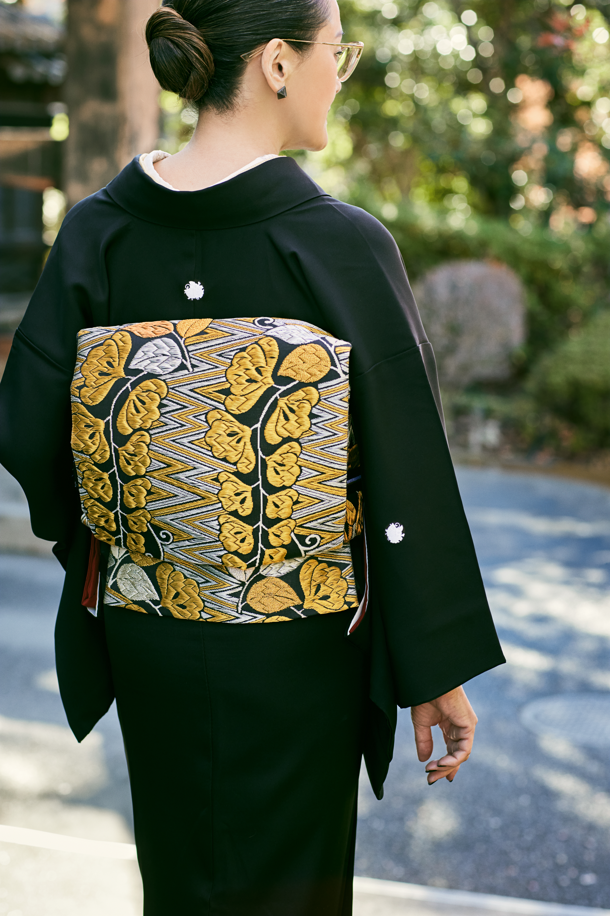 Black crested kimono with habutae (five crests, lining, and tailoring included | Guard processing completed)