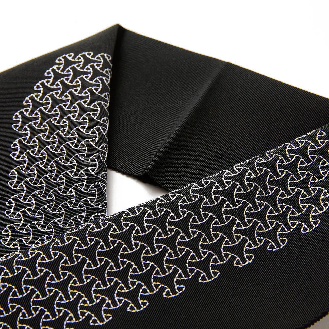 半衿|組技 黒地/白 |KAPUKI|アンティーク復刻柄