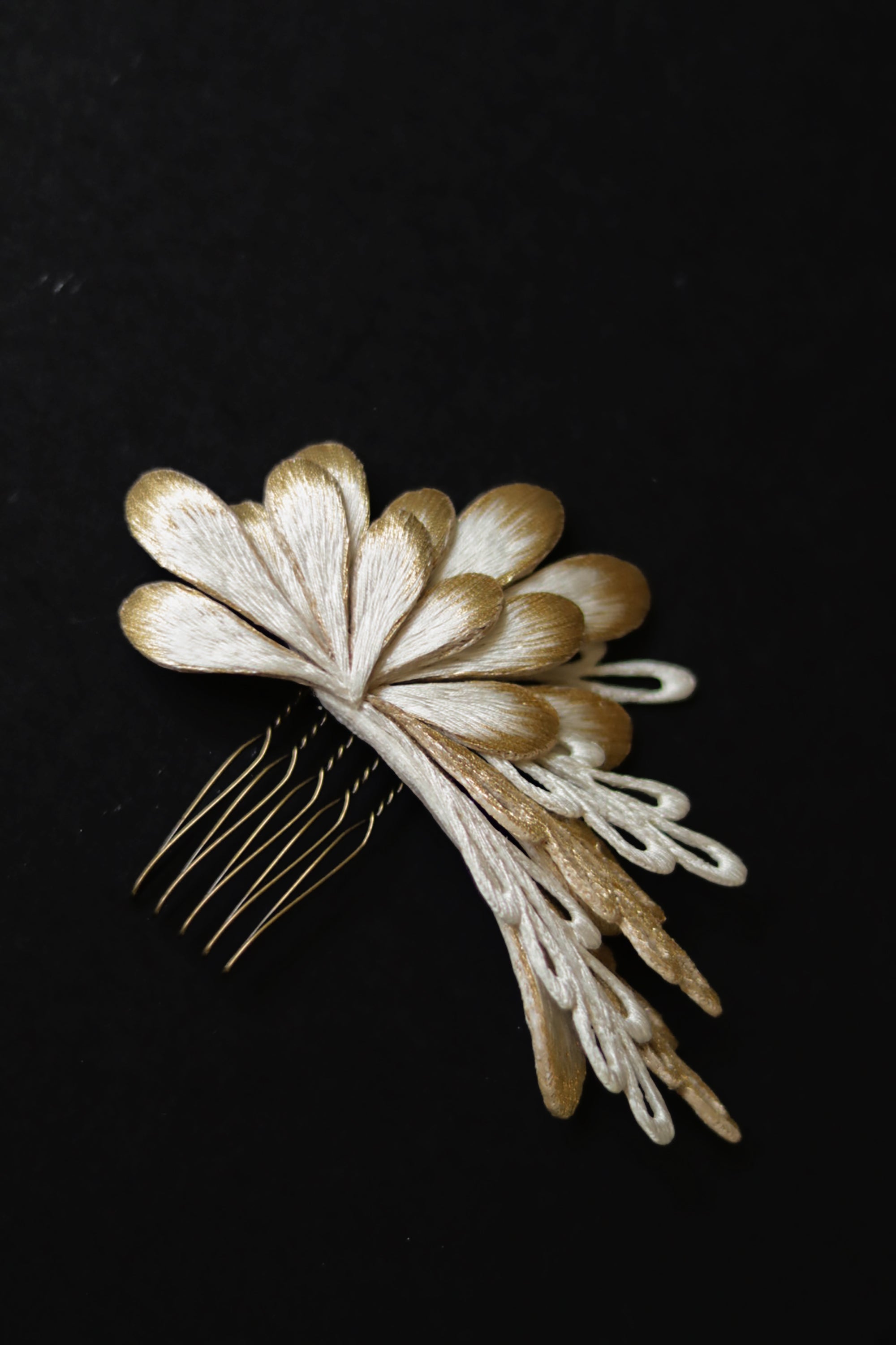 Emi Takazawa: Comb | Hair accessories