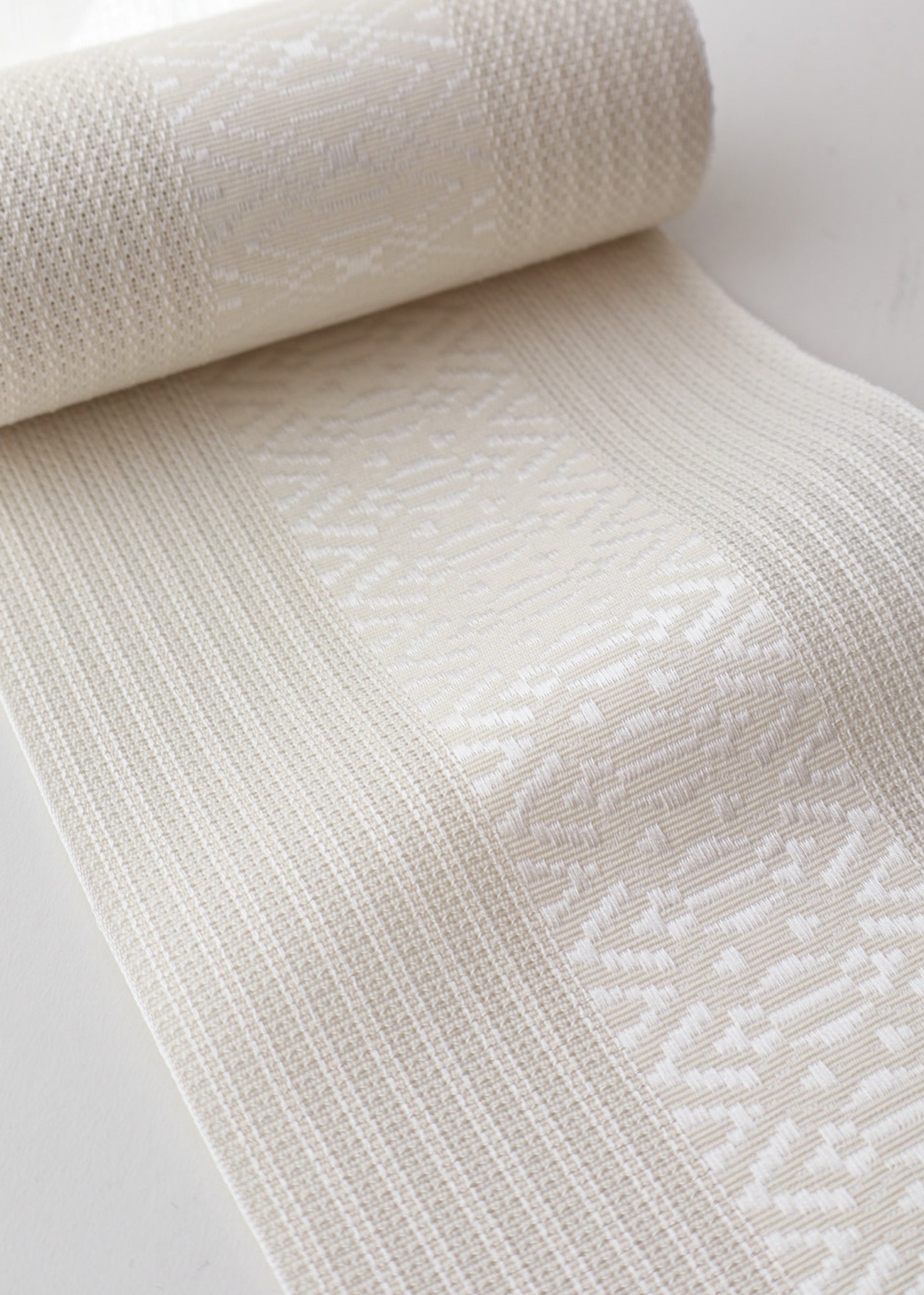 Coarse cloth Daiikken White and black (Nishimura Textiles): 4-inch single cloth | Half-width obi | Coarse cloth