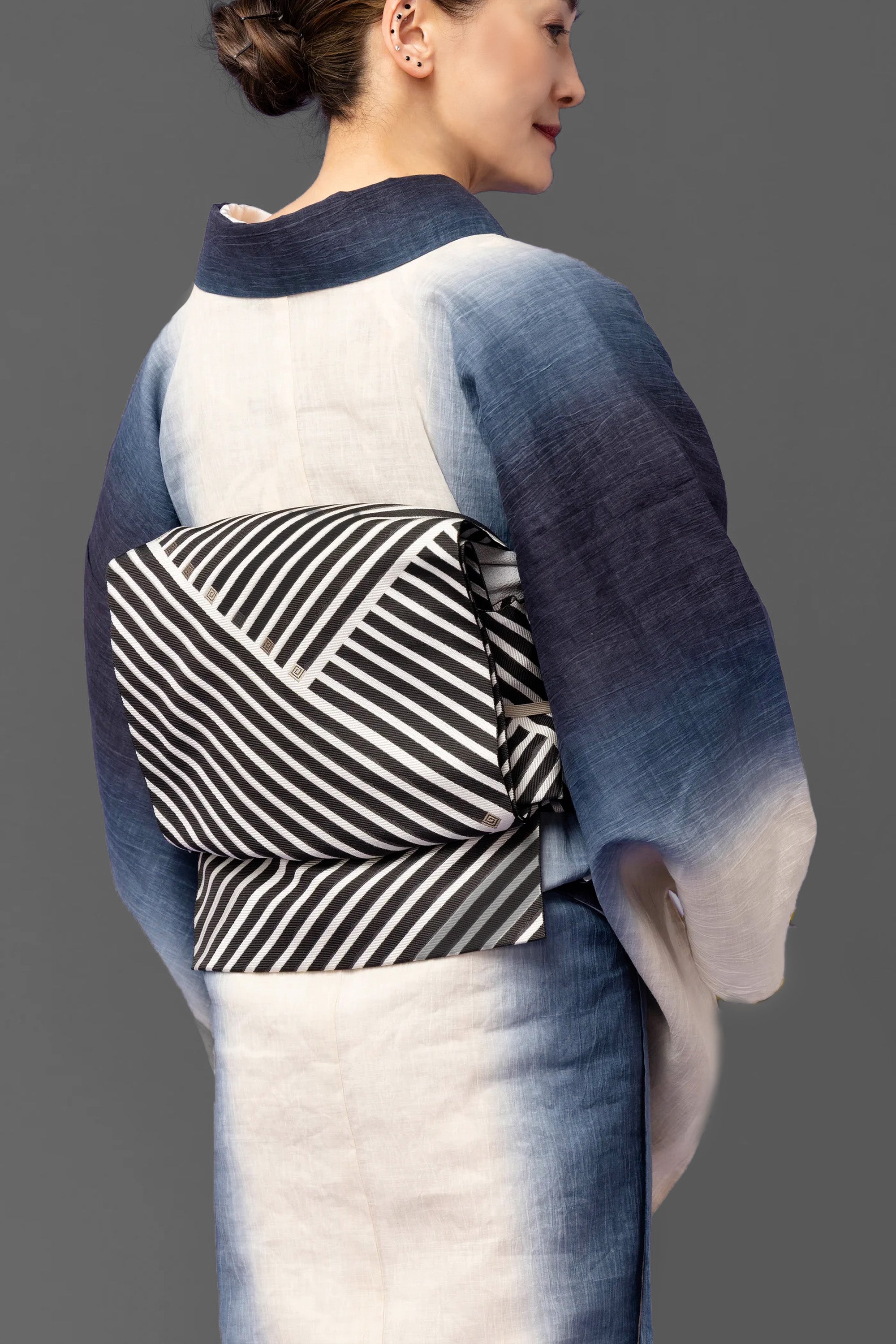 Natural to navy blue (SLADKY): Gradient Omi-chiri | Single layer | Linen | Cotton