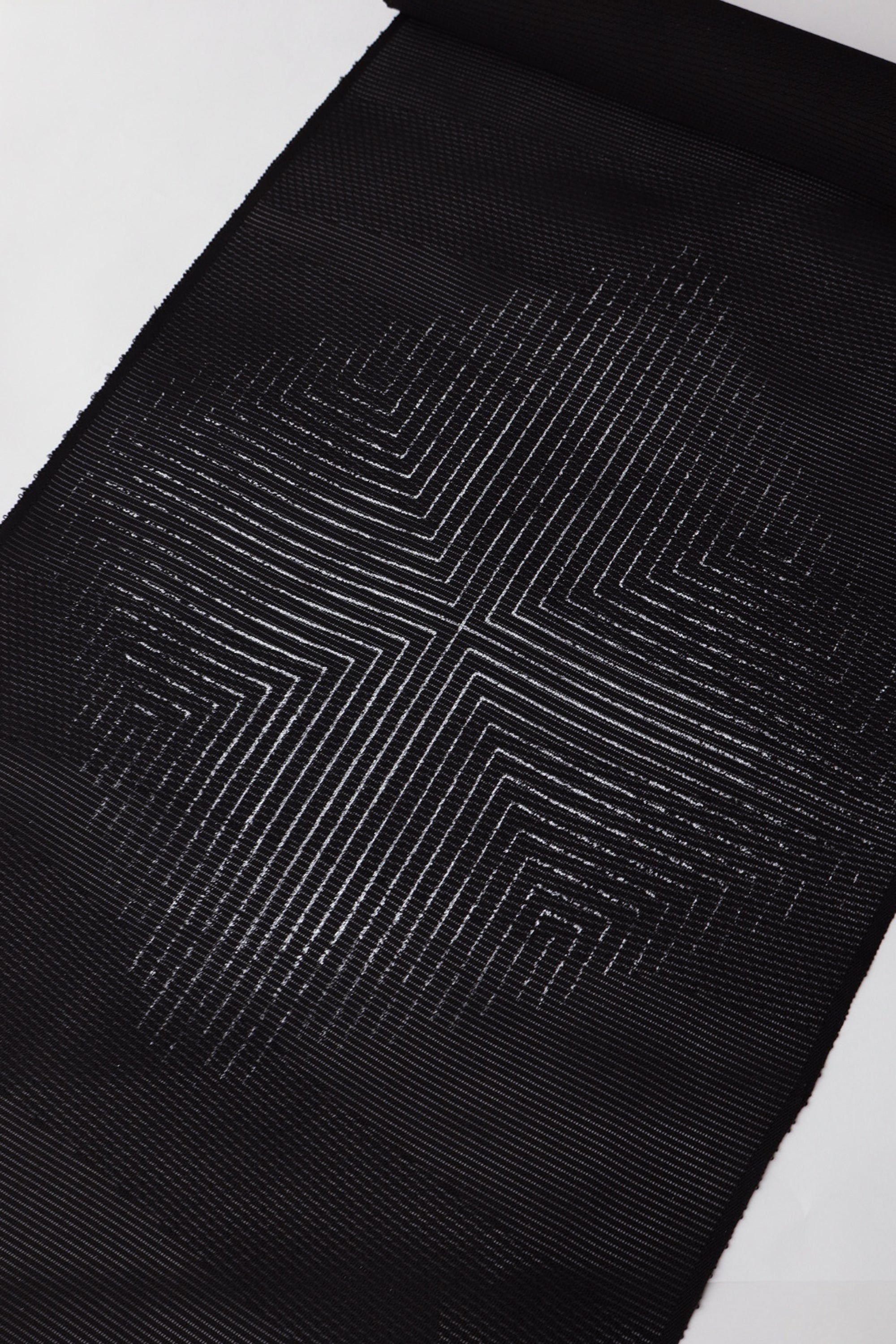 箔菱 黒地銀(誉田屋源兵衛):名古屋帯|九寸|絹(仕立て代込み)