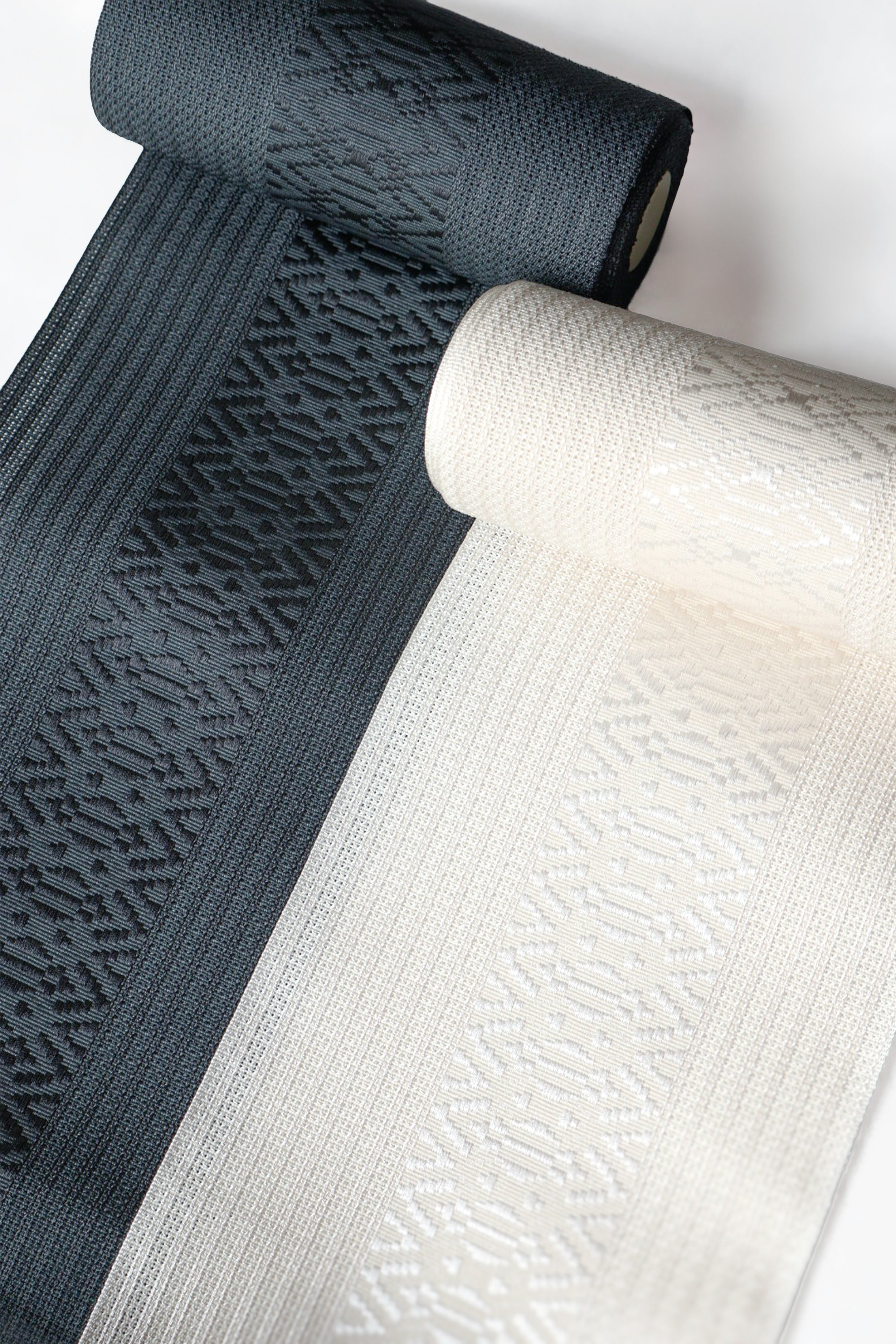 Coarse cloth Daiikken White and black (Nishimura Textiles): 4-inch single cloth | Half-width obi | Coarse cloth
