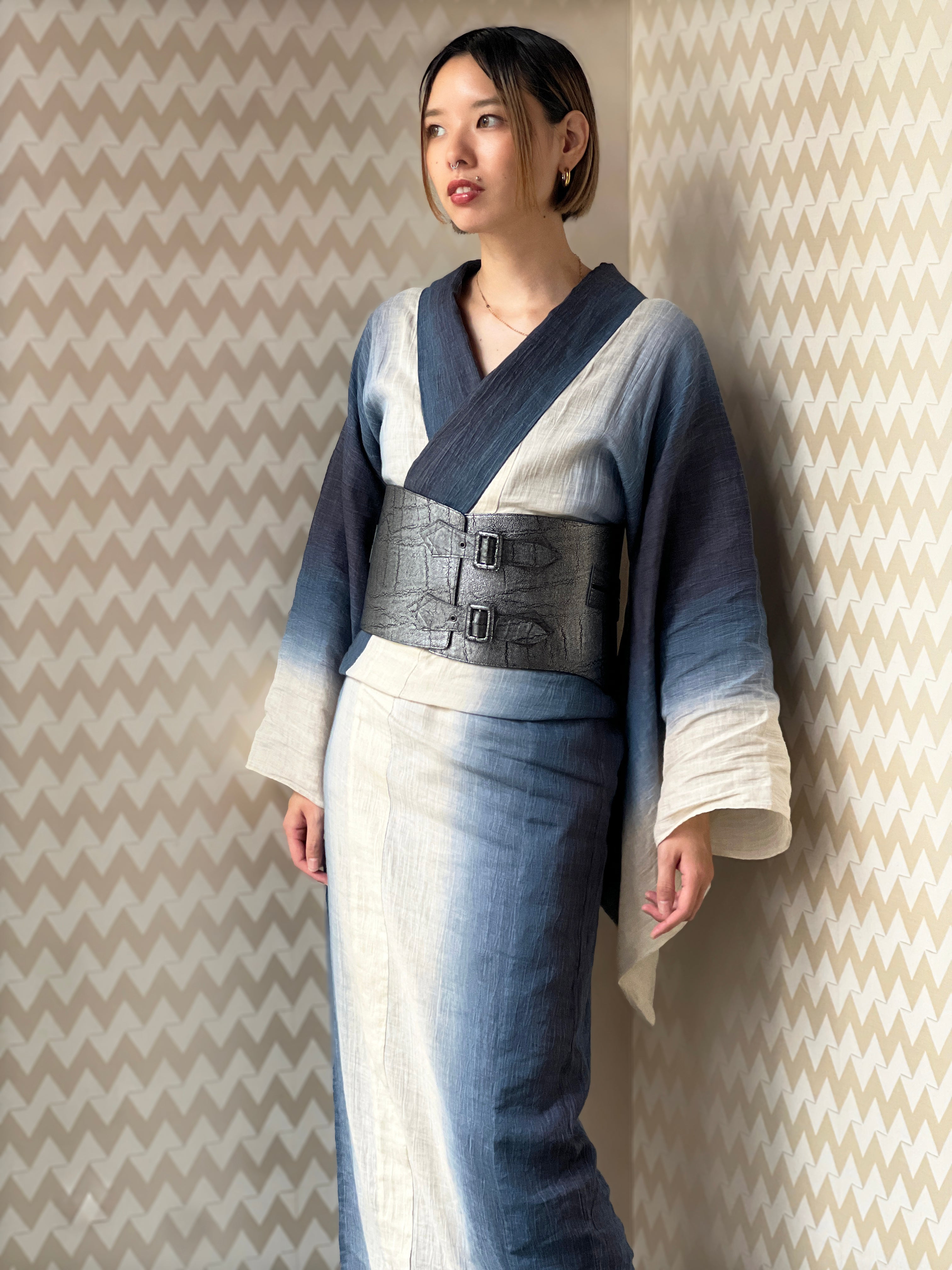 Omi-shikki (shrunk fabric) off-white to navy blue (SLADKY): Single layer | Linen | Cotton