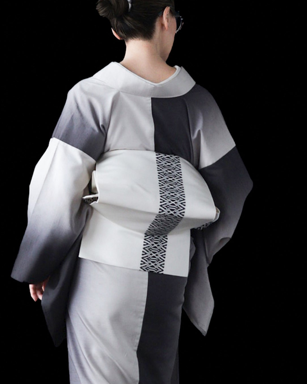 Single Dokko Black and White (Nishimura Orimono): Nagoya Obi | 8 Sun | Hakata-ori | Kenjo pattern | Pure silk (tailoring fee included)