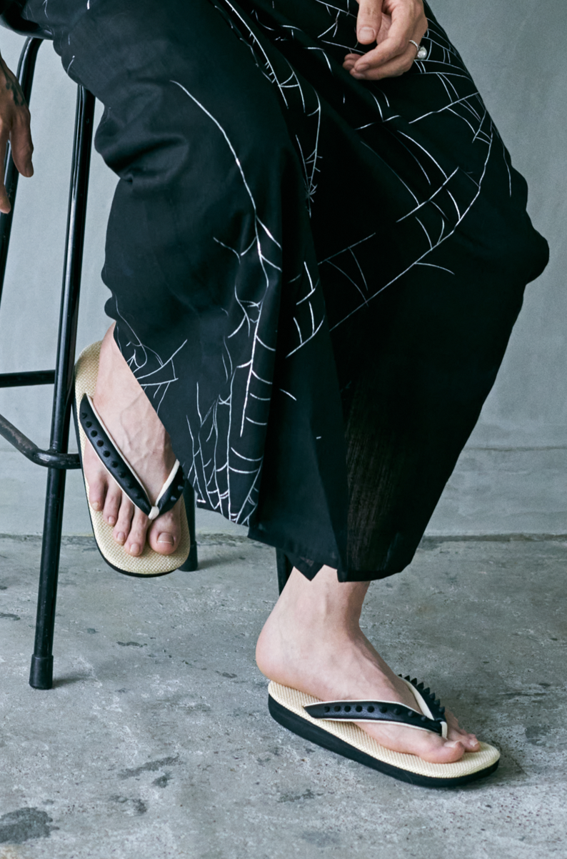 雪駄|スタッズ ベージュ|SLADKY×菱屋