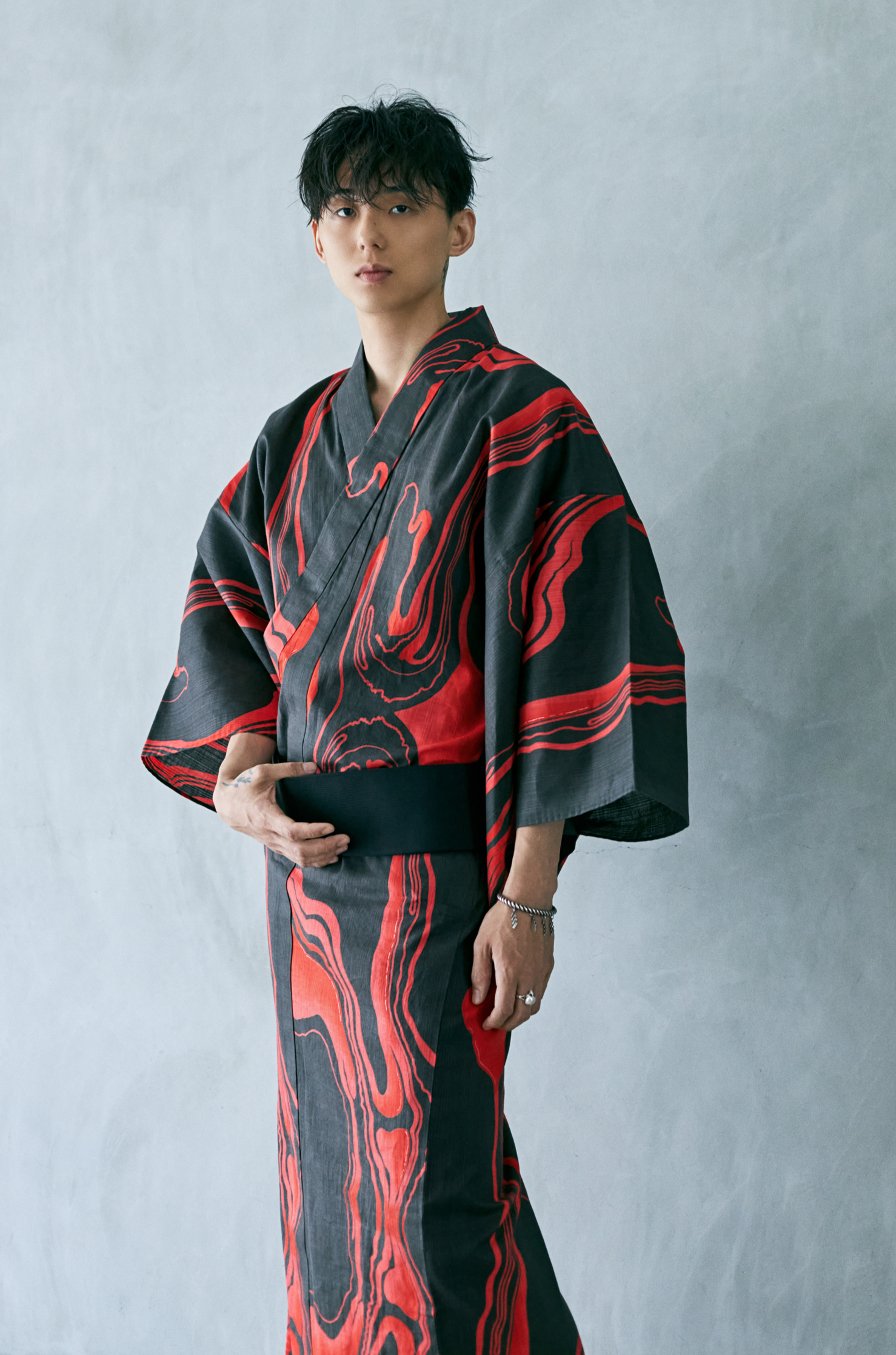 Sumi-nagashi black/red (KAPUKI original): Yukata