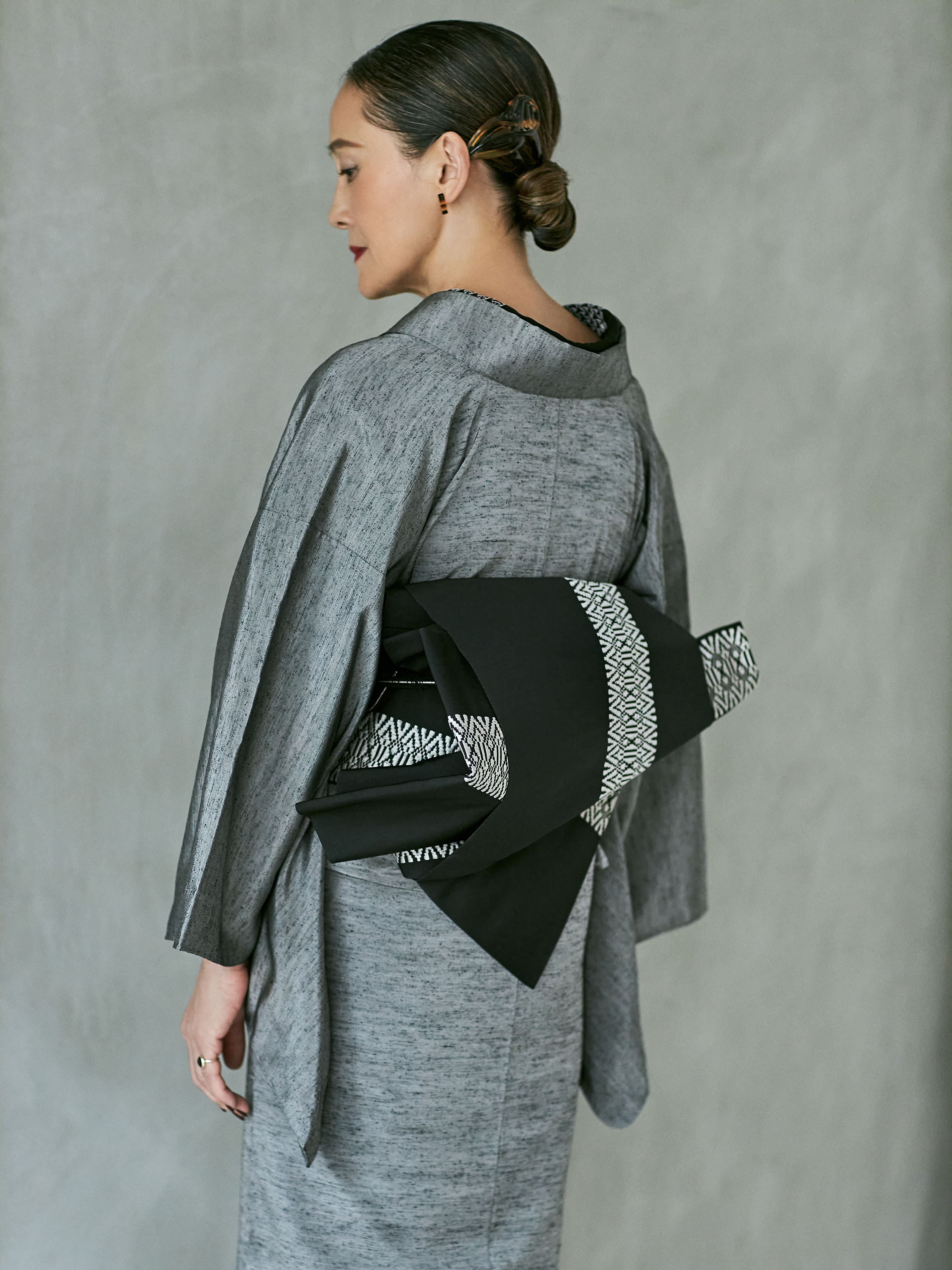 Juyo Tsumugi Hibiki Gray: Yonezawa weave | Pure silk | Single layer | Lined