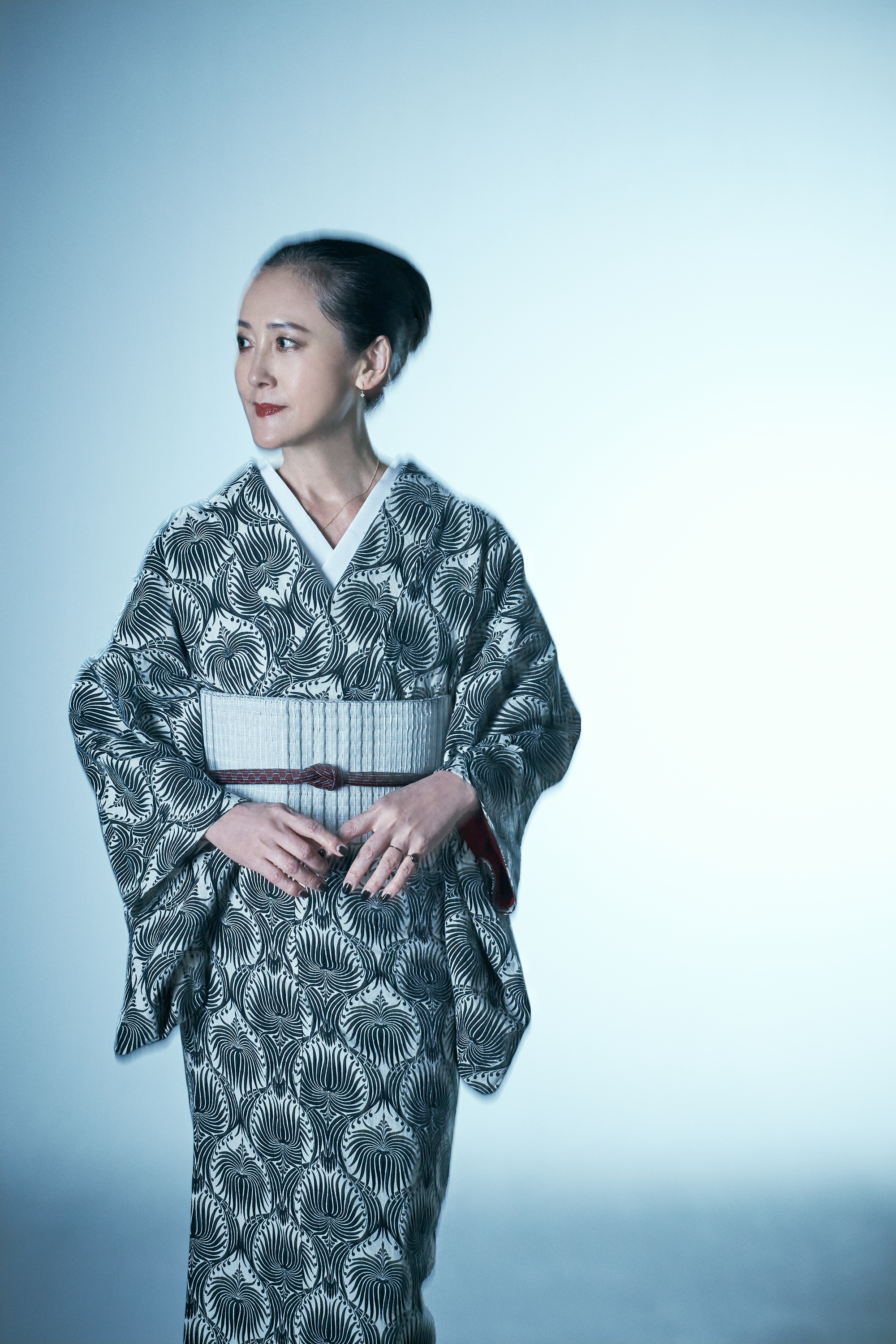 着物|麻世妙|アラベスク紋様 白×黒|誉田屋源兵衛|大麻布