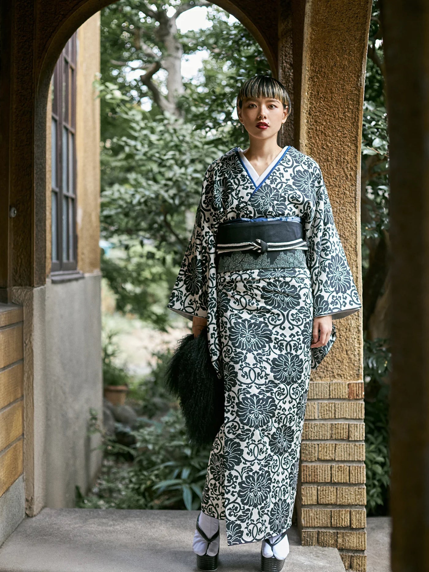 Silk Asoyo Peony Arabesque (Komutaya Genbei): Silk | Hemp Cloth | Single Layer | Lined