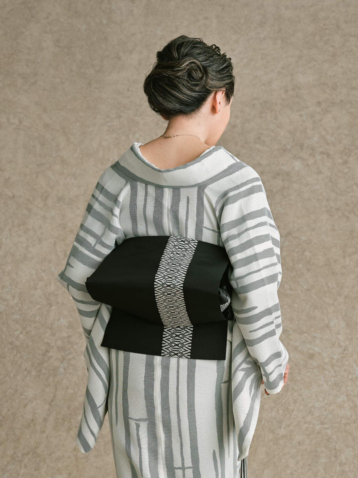 Single Dokko Black and White (Nishimura Orimono): Nagoya Obi | 8 Sun | Hakata-ori | Kenjo pattern | Pure silk (tailoring fee included)