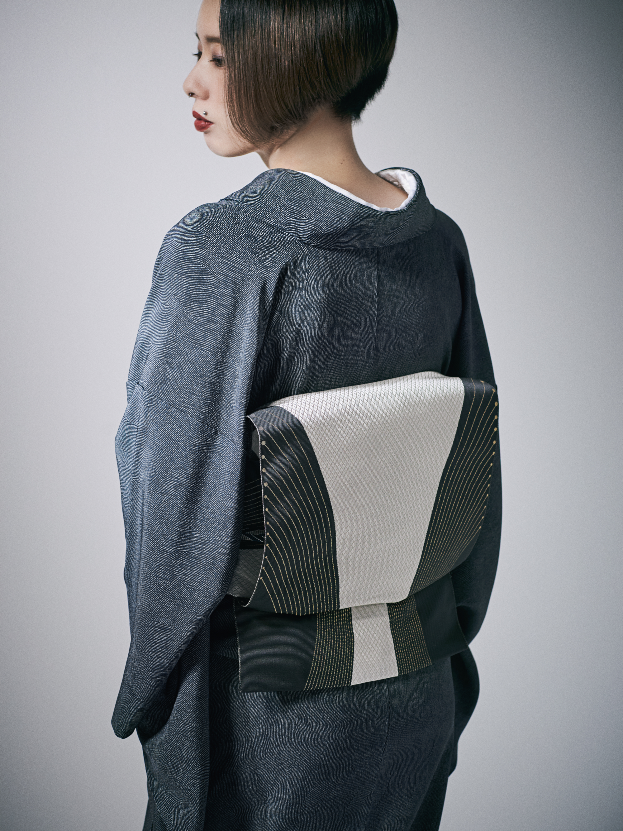 Crest Hassun UNIVERSE Neutrino Black, White, and Gold (Nishimura Orimono): Nagoya Obi | Hassun (tailoring included)