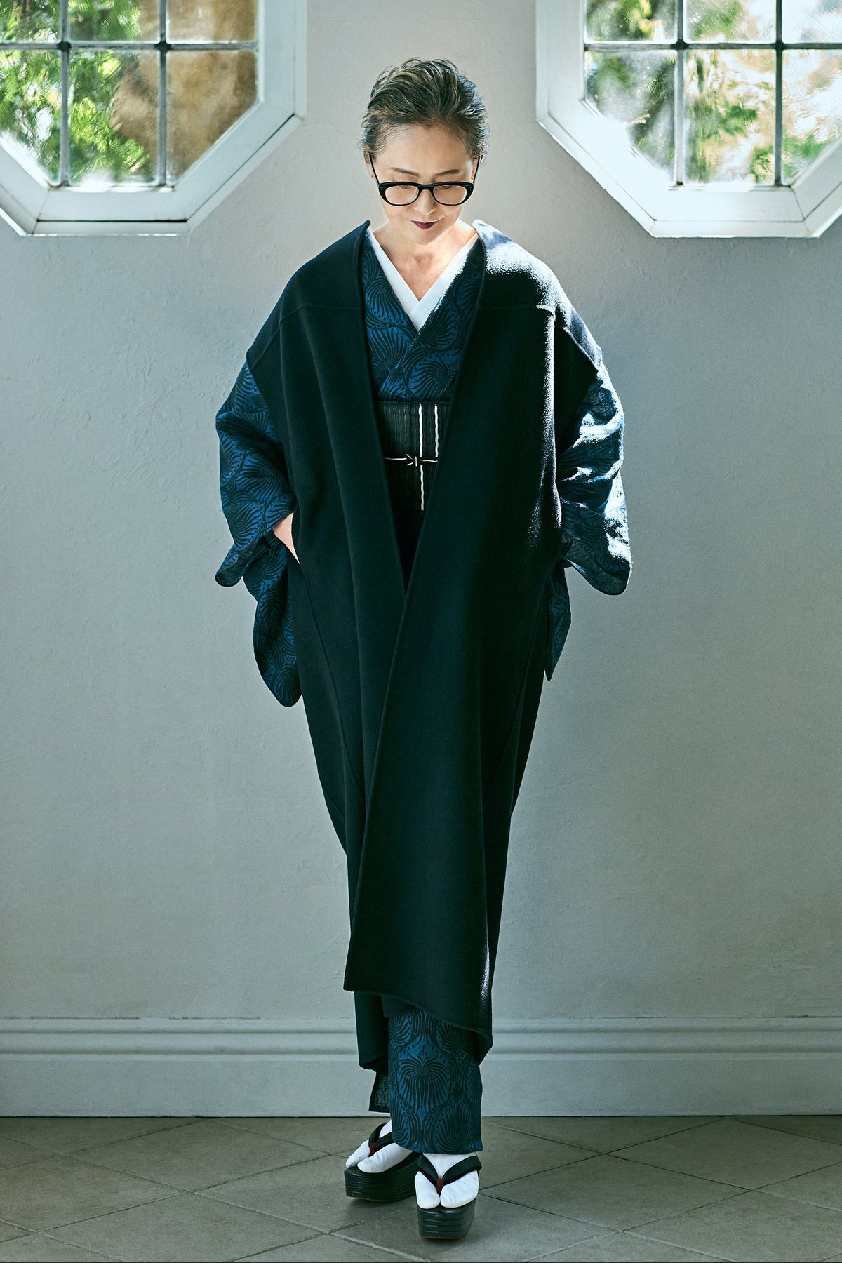 Asayo Arabesque Pattern Navy Blue and Black (Komutaya Genbei): Hemp Cloth | Kimono