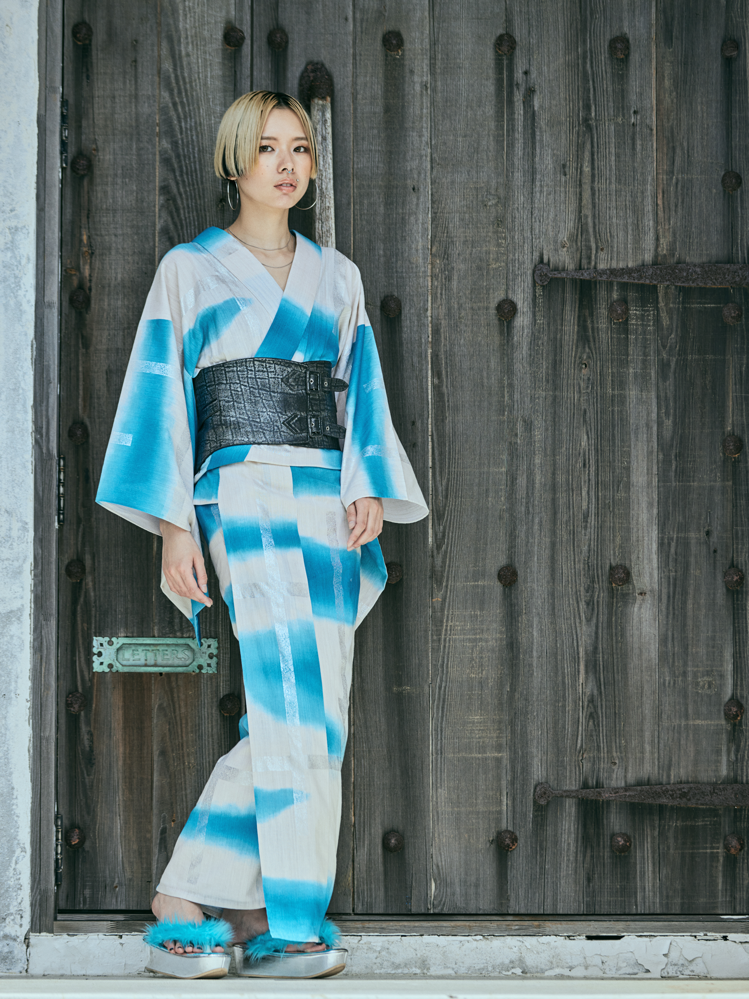 Torn lattice light blue/vintage foil (Kondaya Genbei): Yukata
