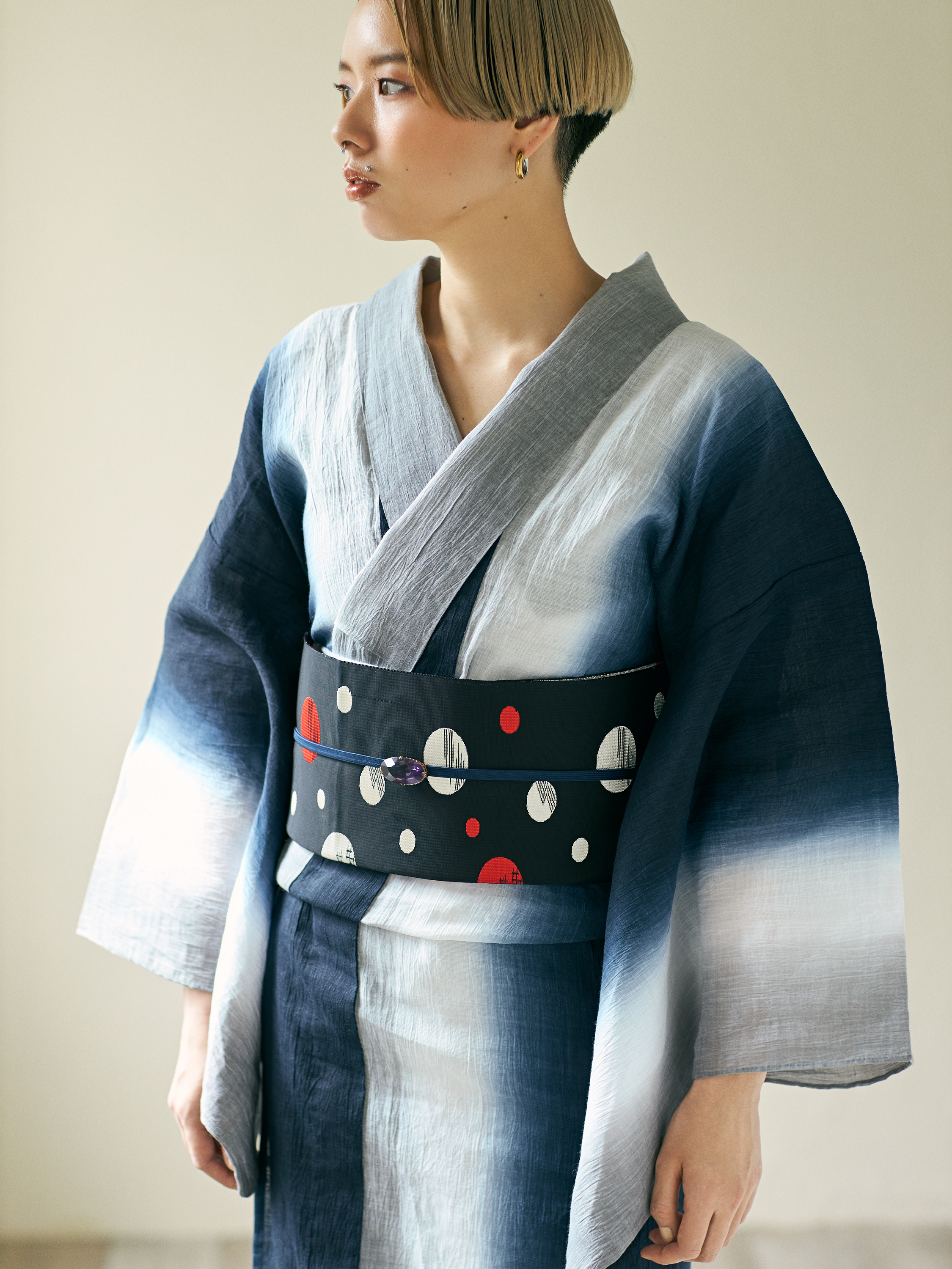 着物|近江縮|グラデーション かつお グレー〜白〜紺|SLADKY|単衣