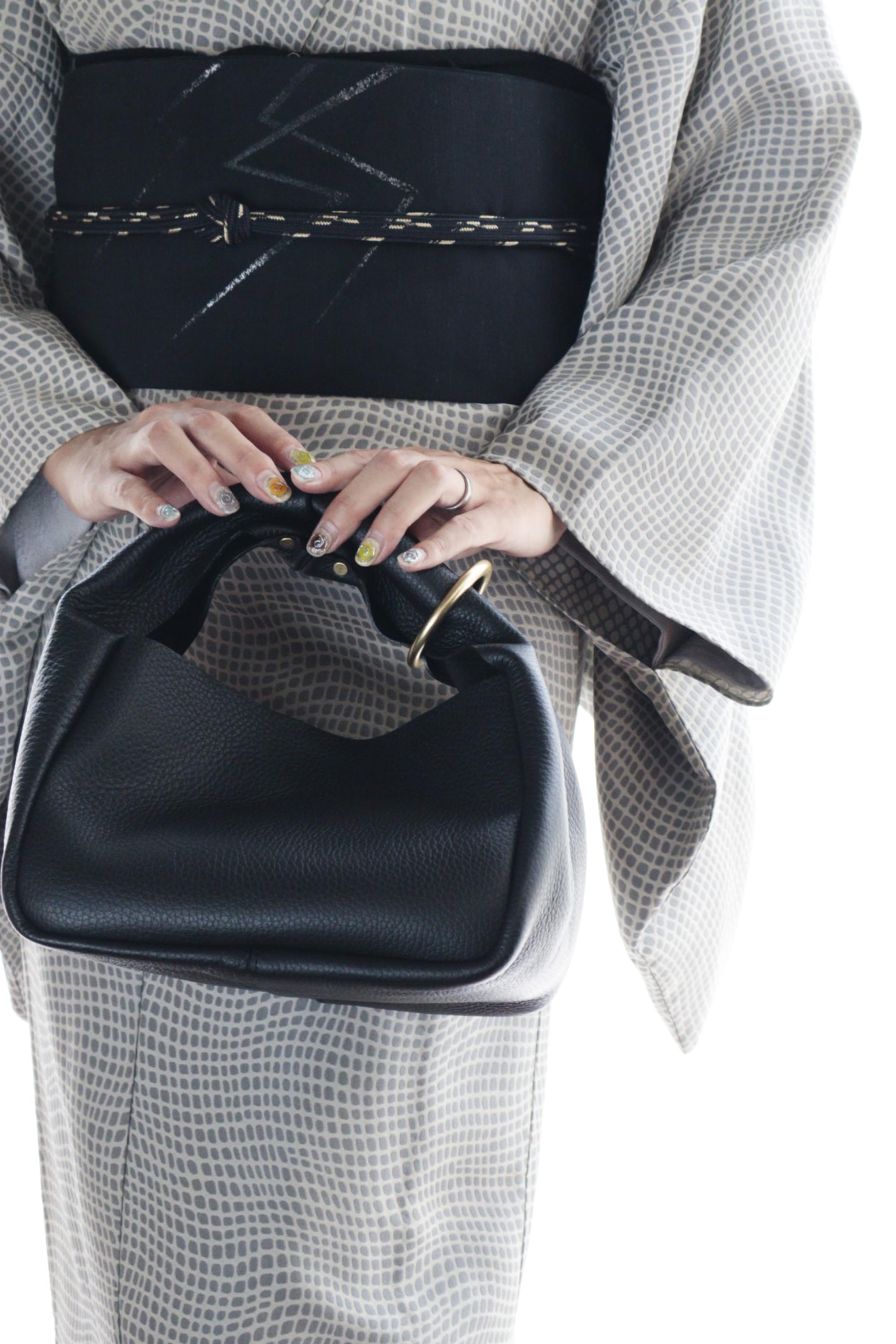 CUBE RING MUFF BLACK ブラック (MARROW マロー):バッグ