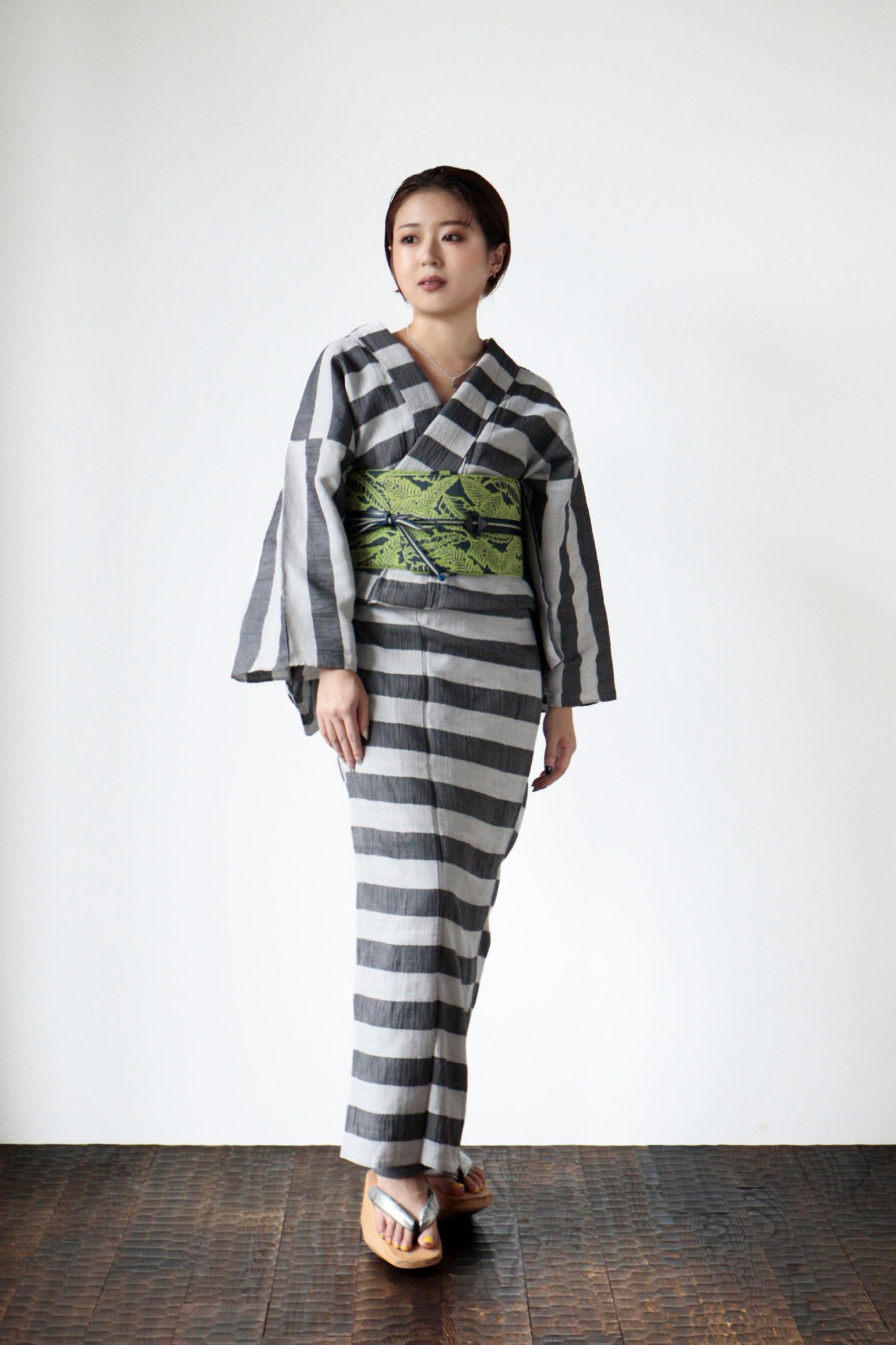 ボーダー 近江ちぢみ グレー:単衣