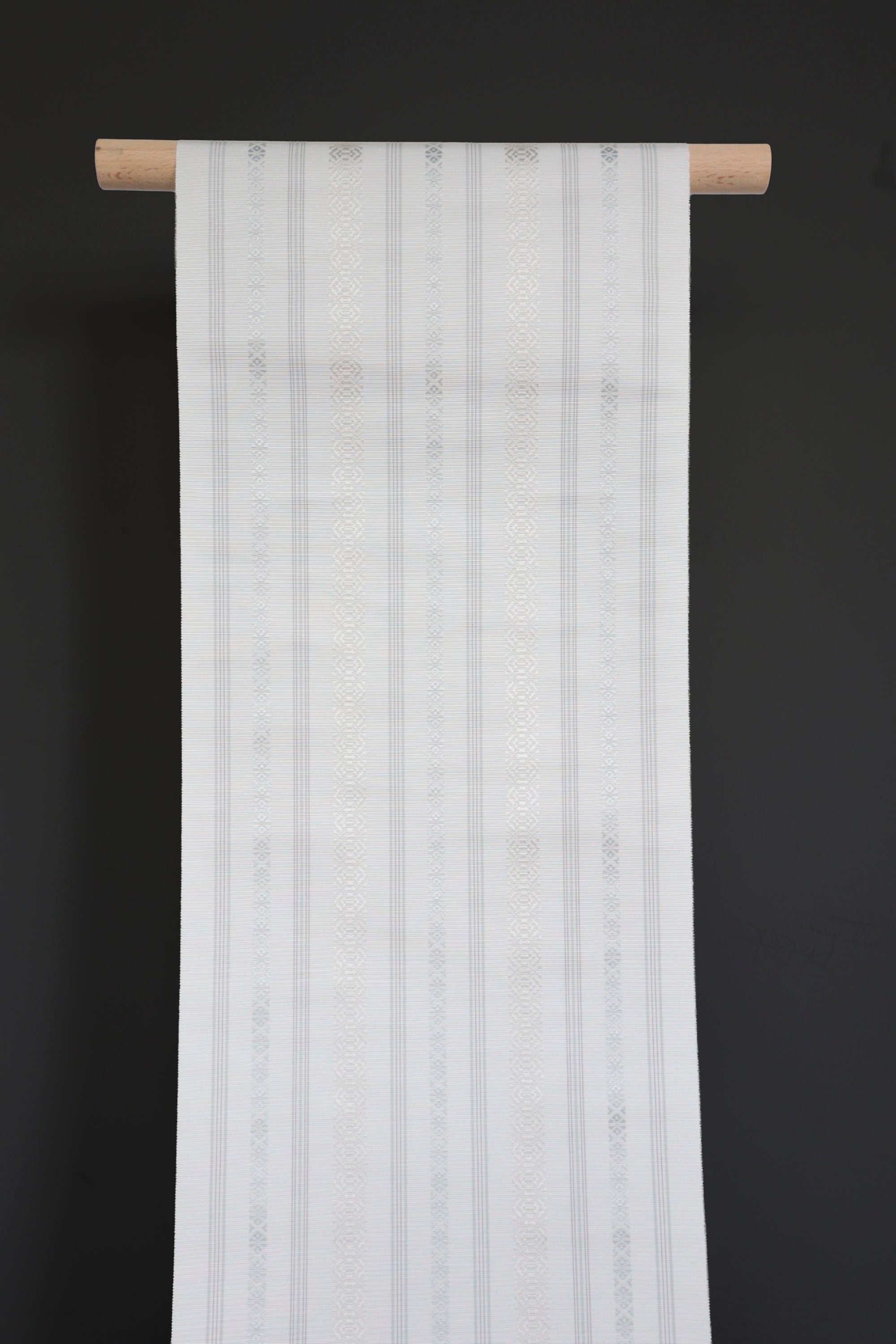 Plain 8-inch Kenjo Obi (Silver) (Kuroki Orimono): Nagoya Obi (tailorin