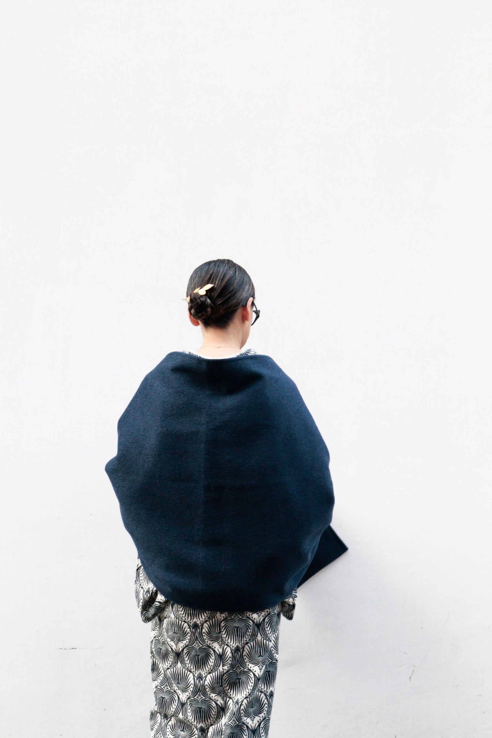 SHAWLY COAT NAVY カシミヤ(MIMA):ショール|アウター