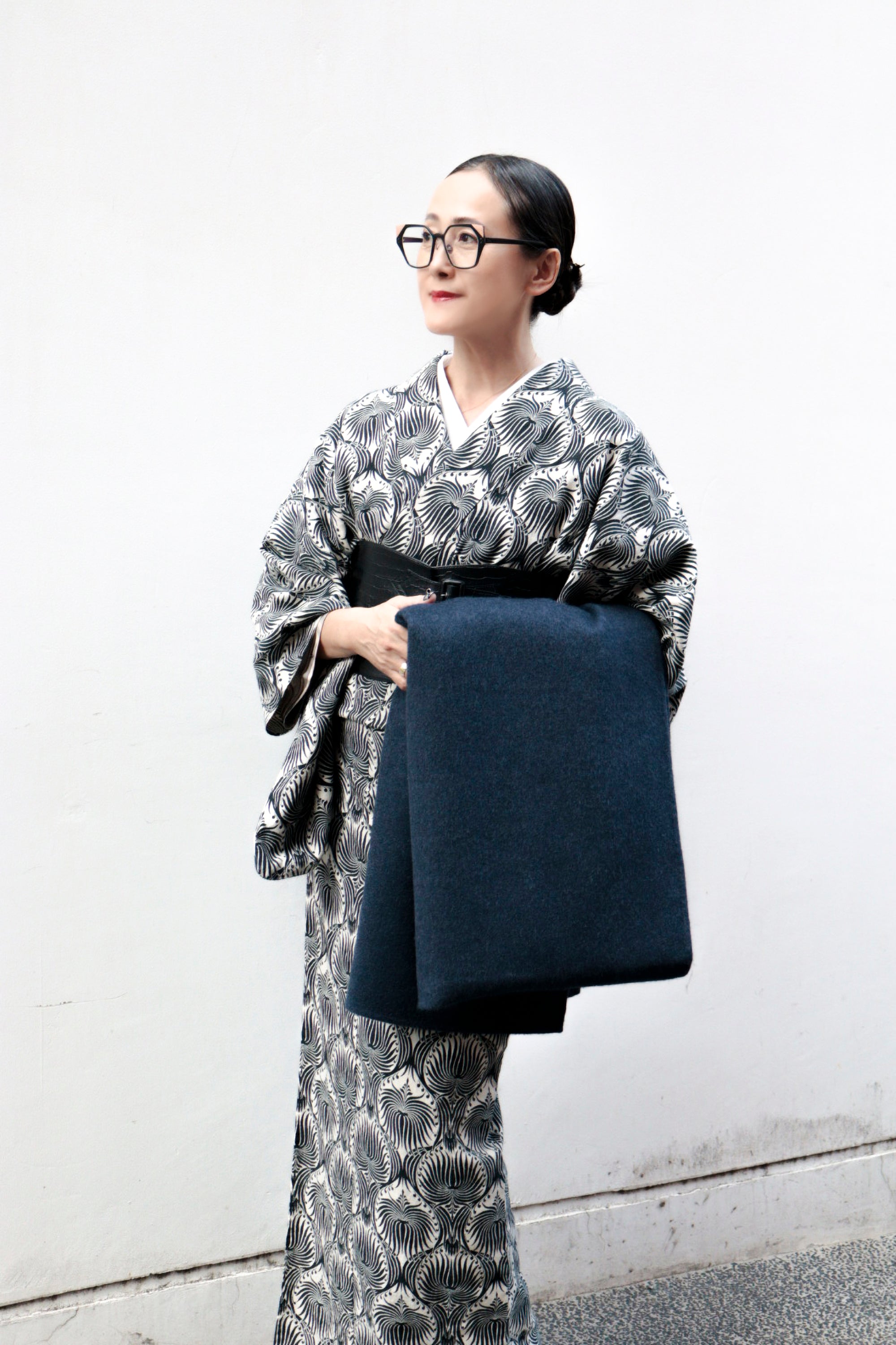 SHAWLY COAT NAVY カシミヤ(MIMA):ショール|アウター