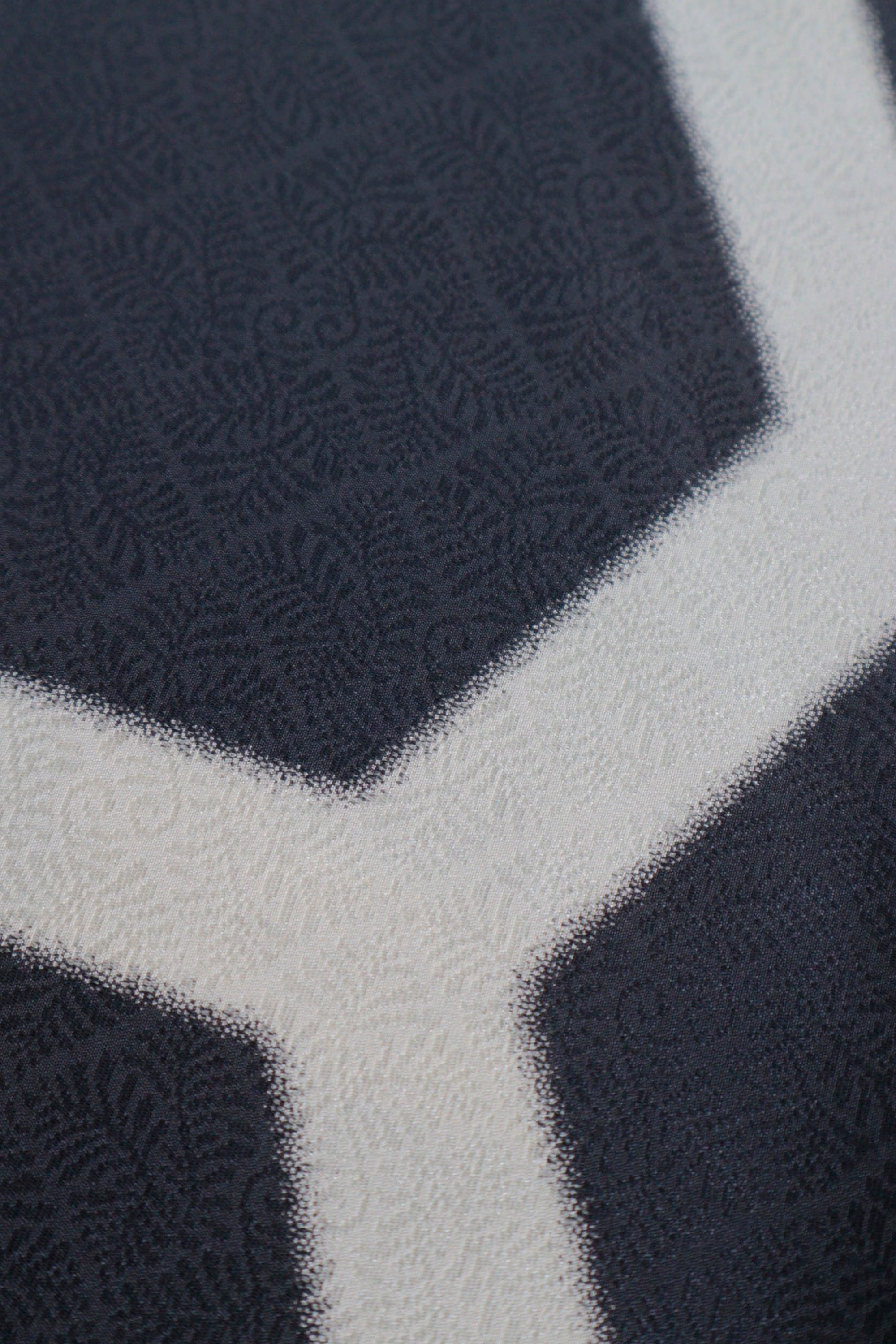 Yuzen Obiage (Sash) with Large Tortoiseshell Pattern, Erihide, Gray
