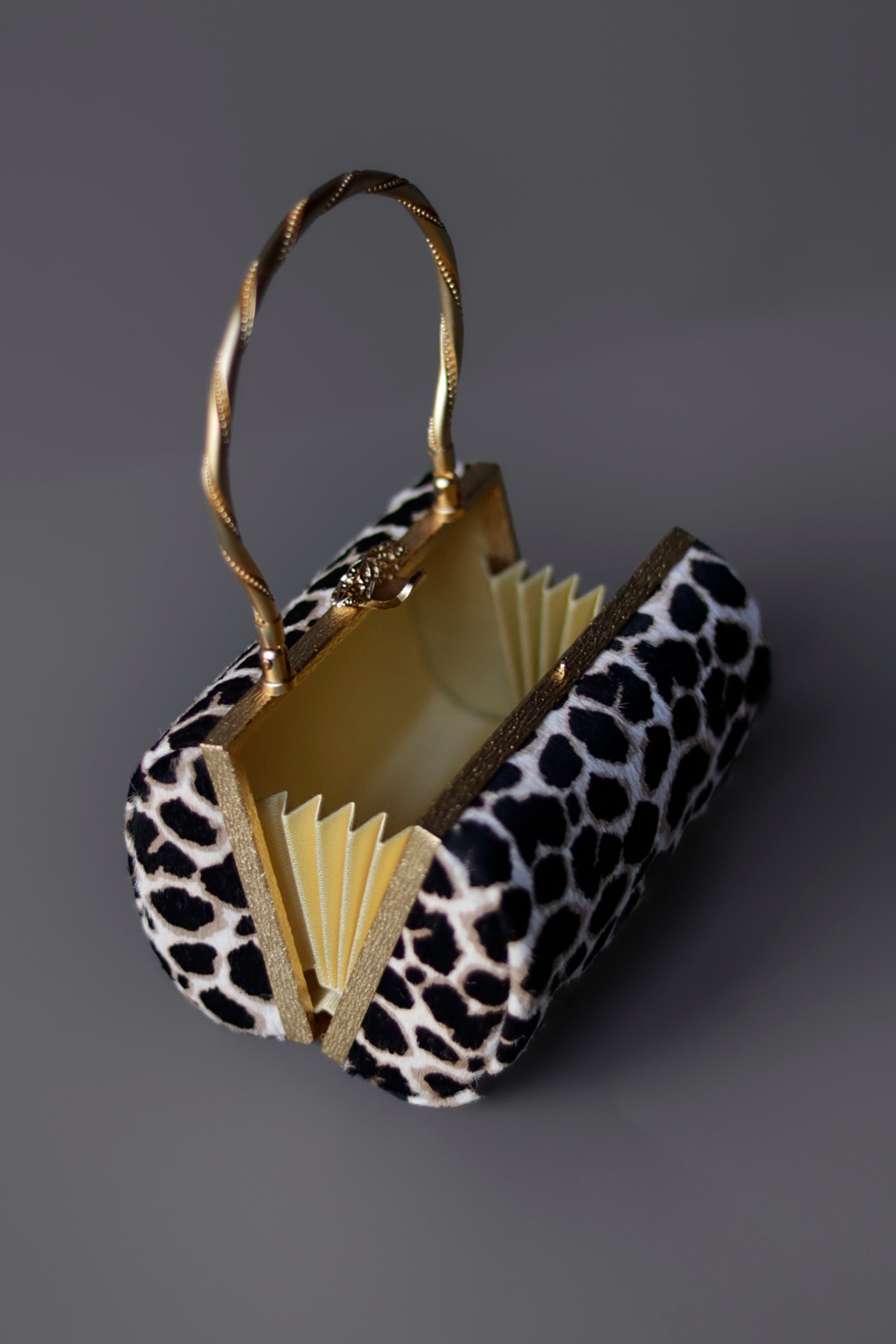 Bag “Hand Carved Fan Clutch Vintage Clear” DOUGLASPOON