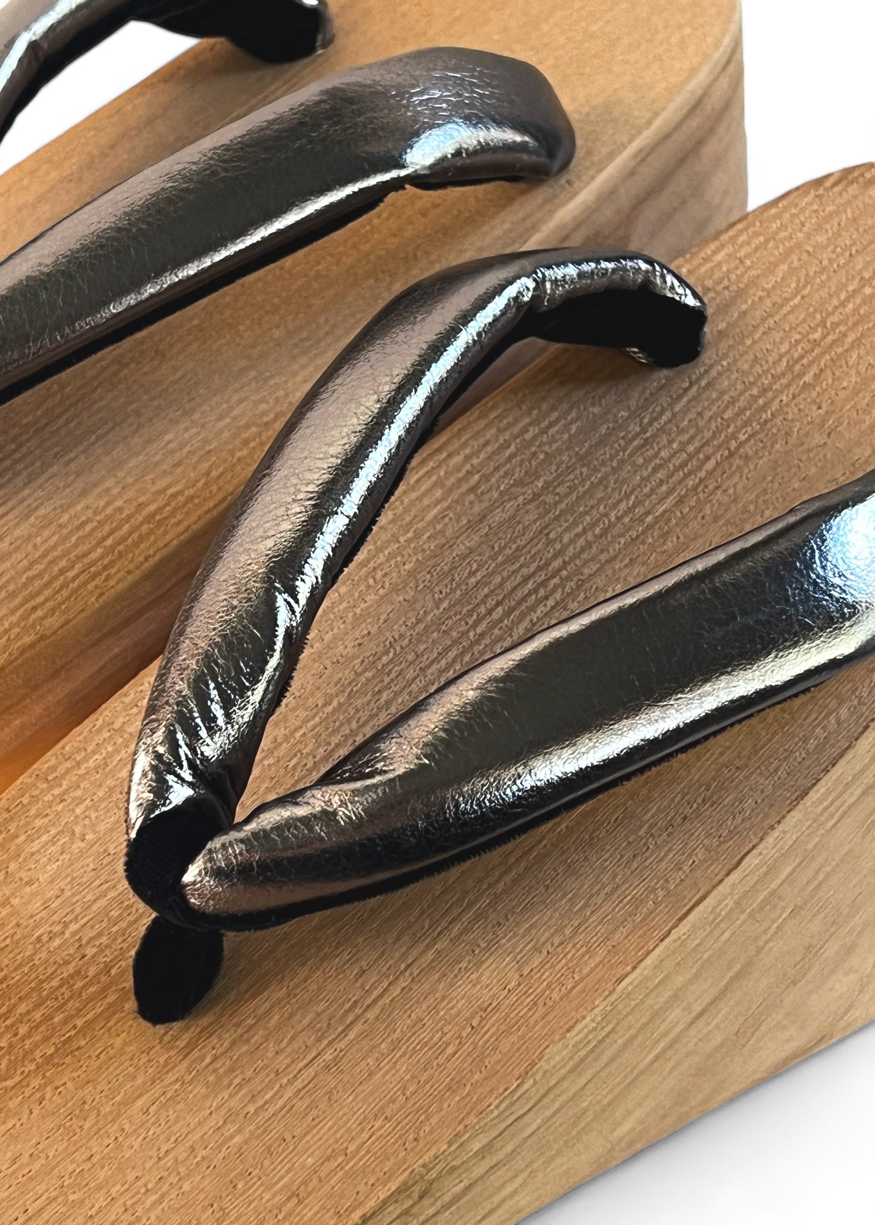 Metallic Silver (KAPUKI): Straps