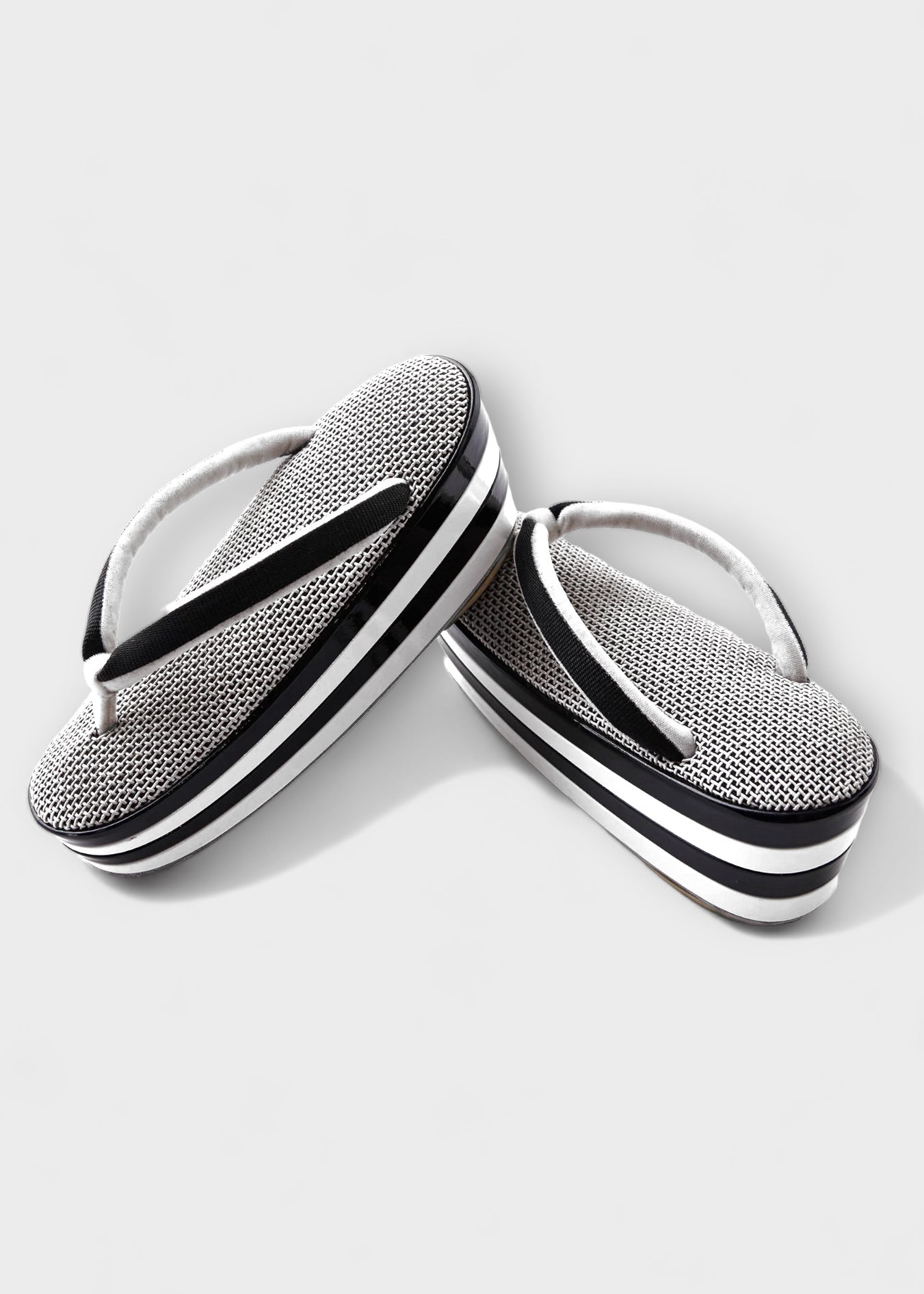 Silk four-layer sandals, paper yarn, black (Japanese accessories Sakura x KAPUKI): Sandals