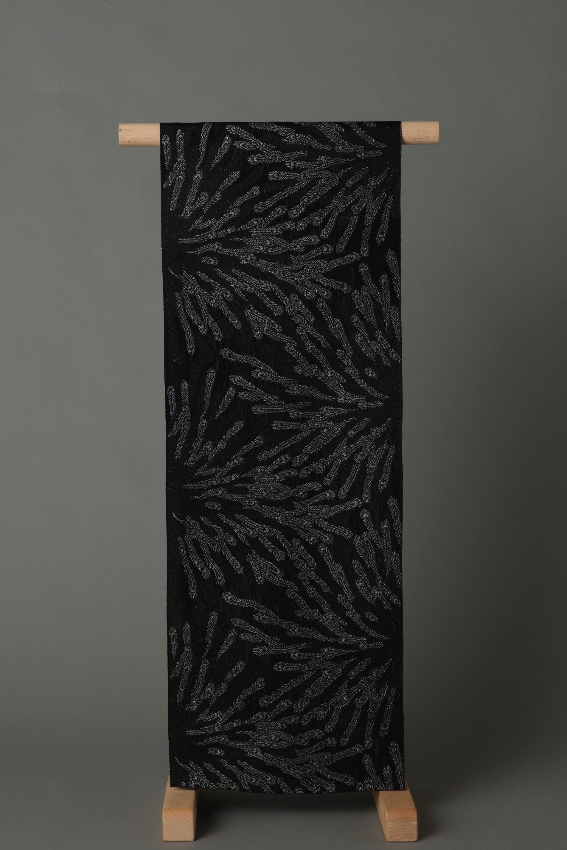 Peacock feathers, black and silver (KAPUKI original): Heko obi (belt) | Pure silk