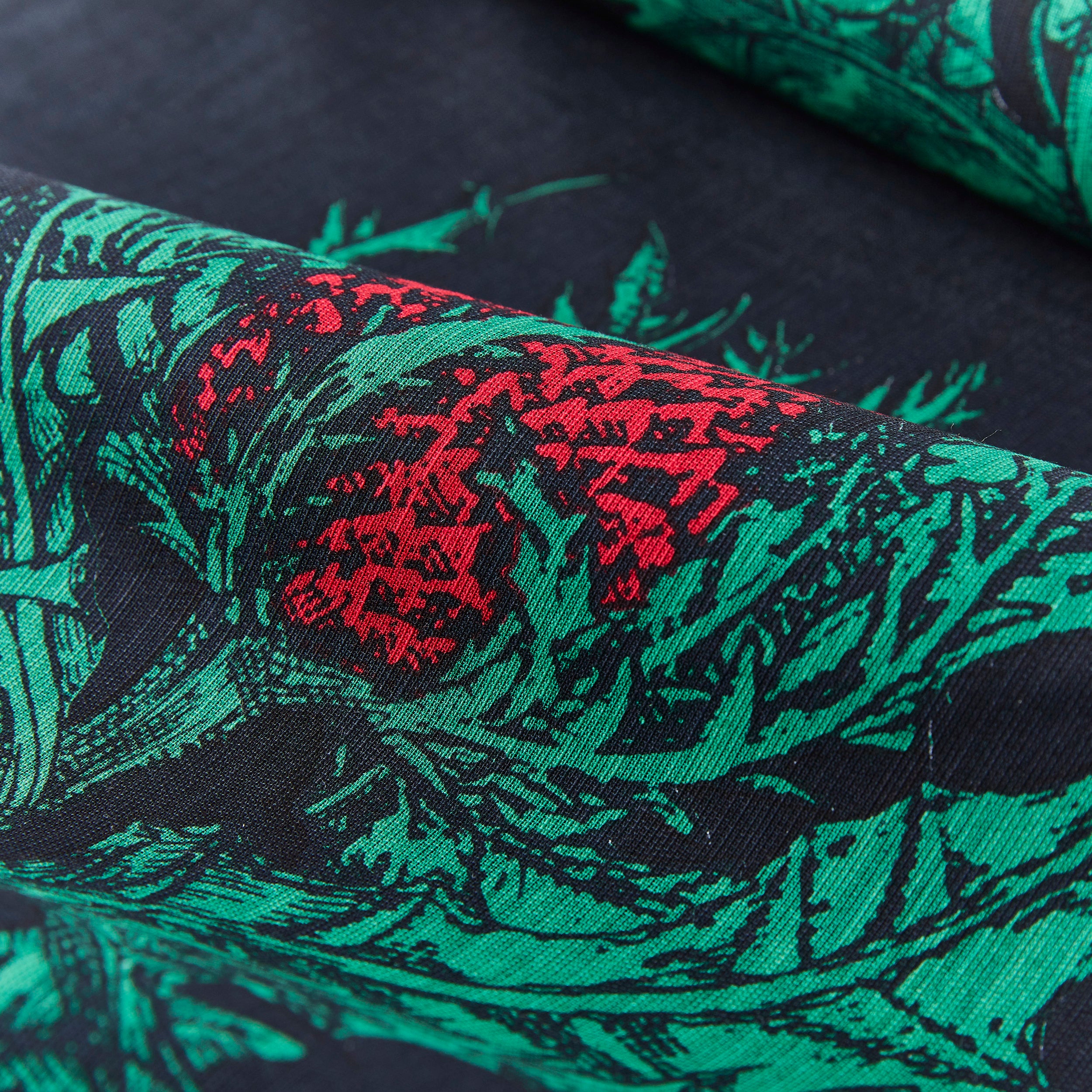 薊 黒(誉田屋源兵衛):浴衣