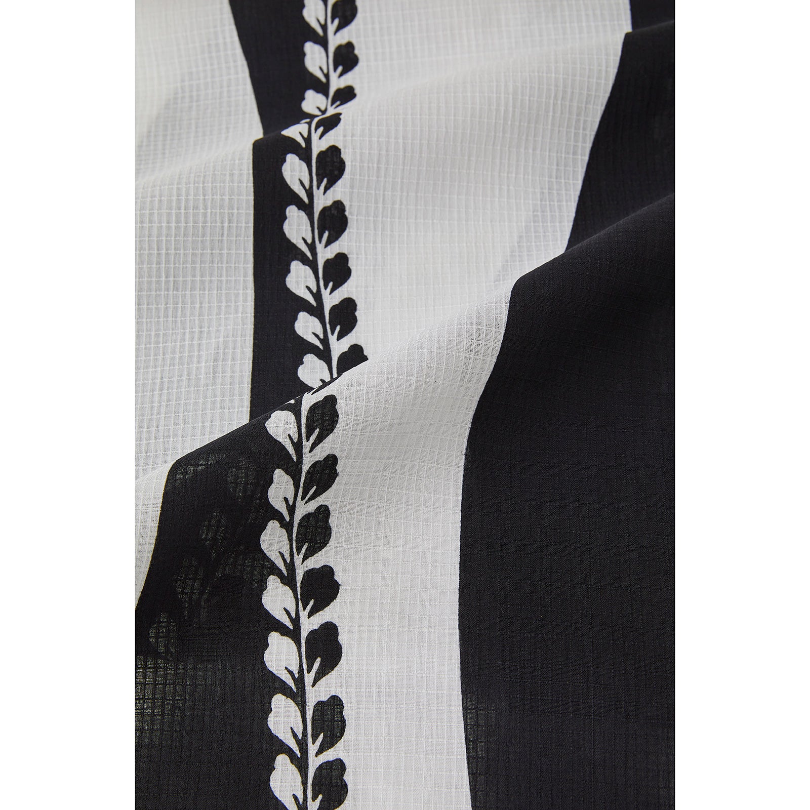Black Tatewaku Wisteria (KAPUKI original): Yukata