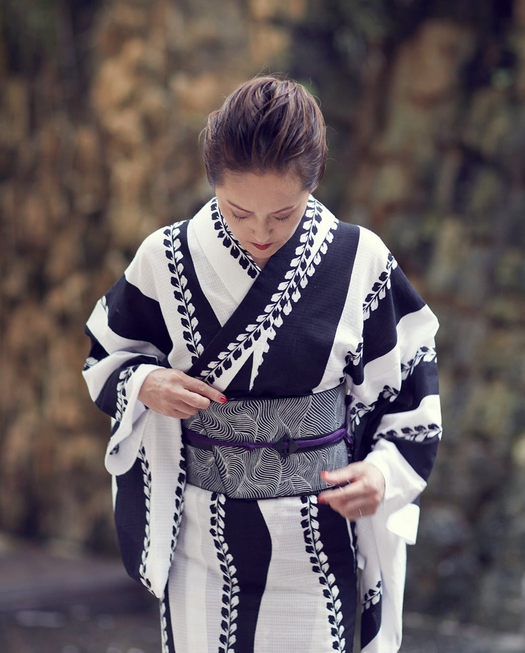 Black Tatewaku Wisteria (KAPUKI original): Yukata