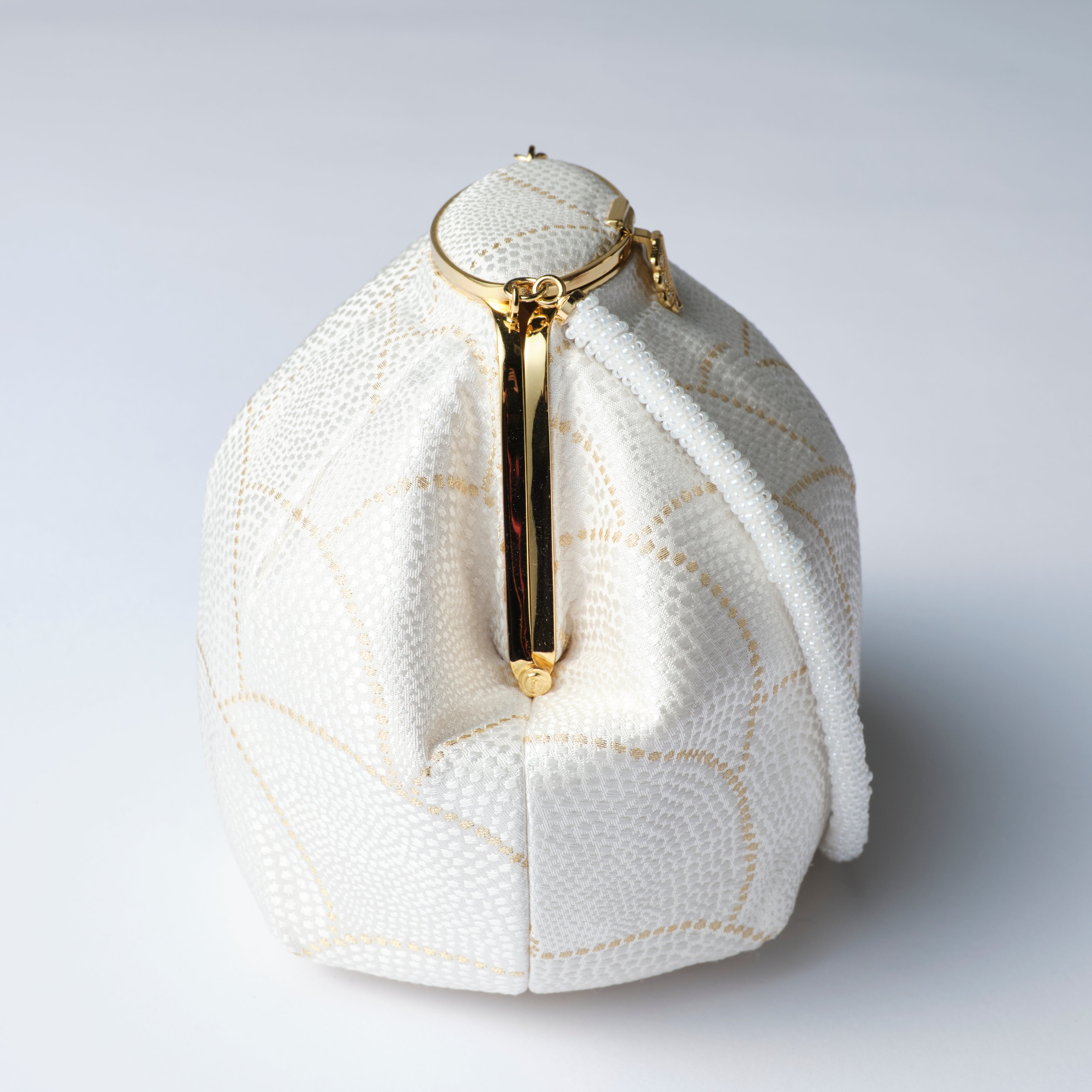 "Embroidered round bag Seimiha" Japanese accessories Sakura