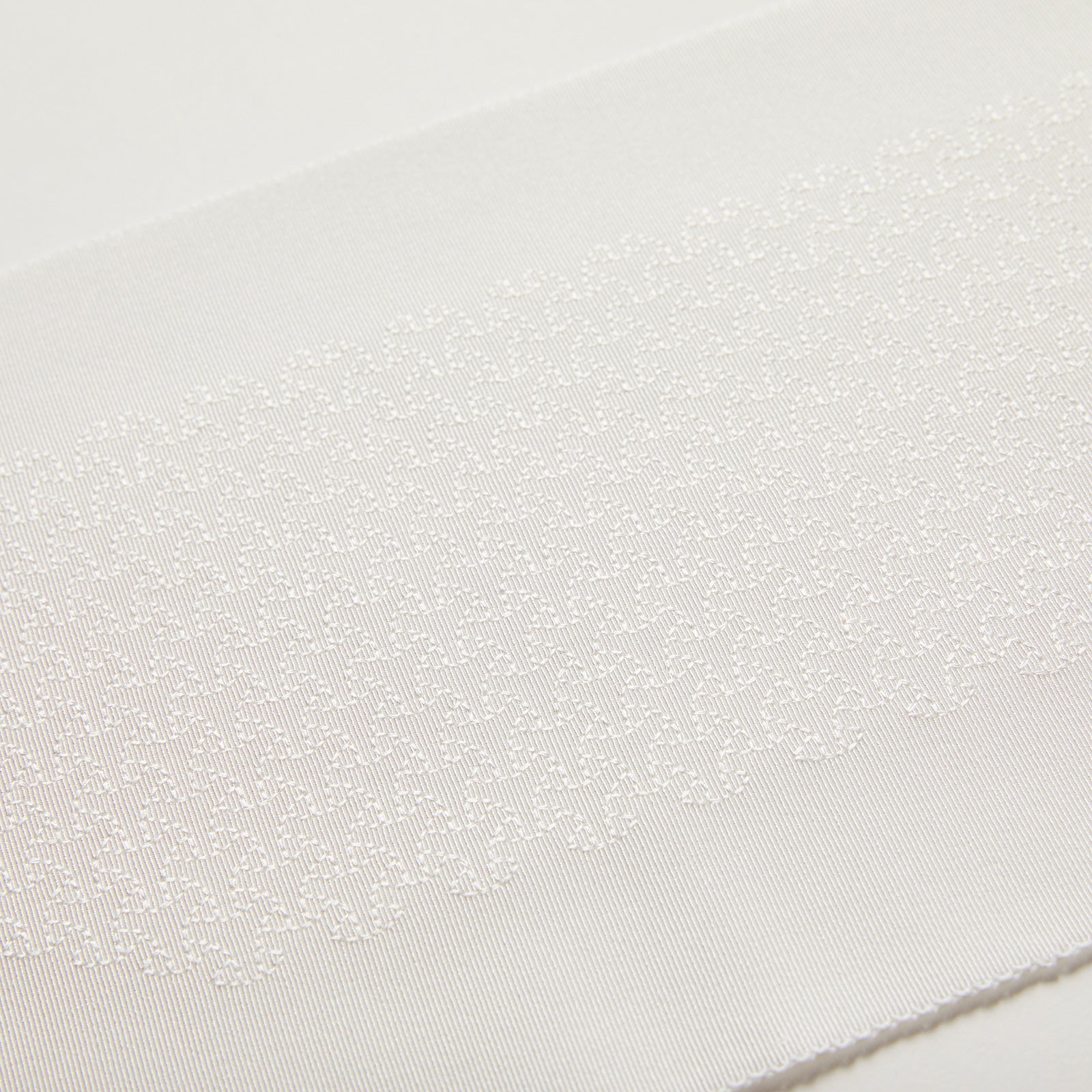 Braiding technique White background/White (KAPUKI original): Half collar|Pure silk
