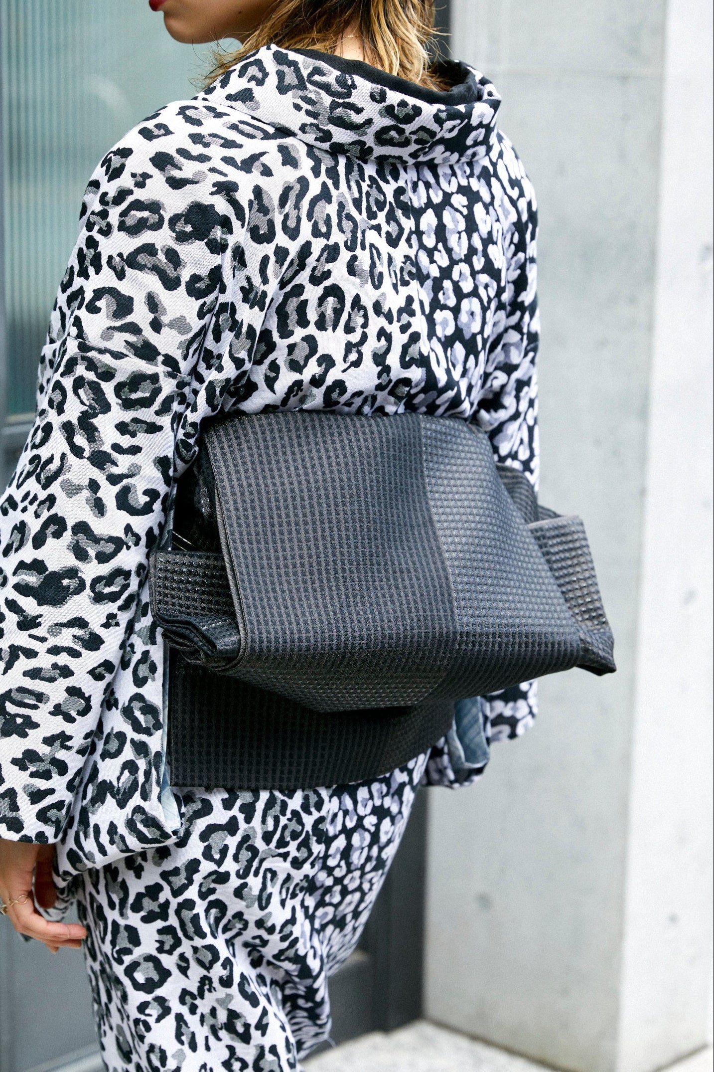 袋帯｜漆市松 黒｜西陣織 ｜正絹（お仕立て代込み）