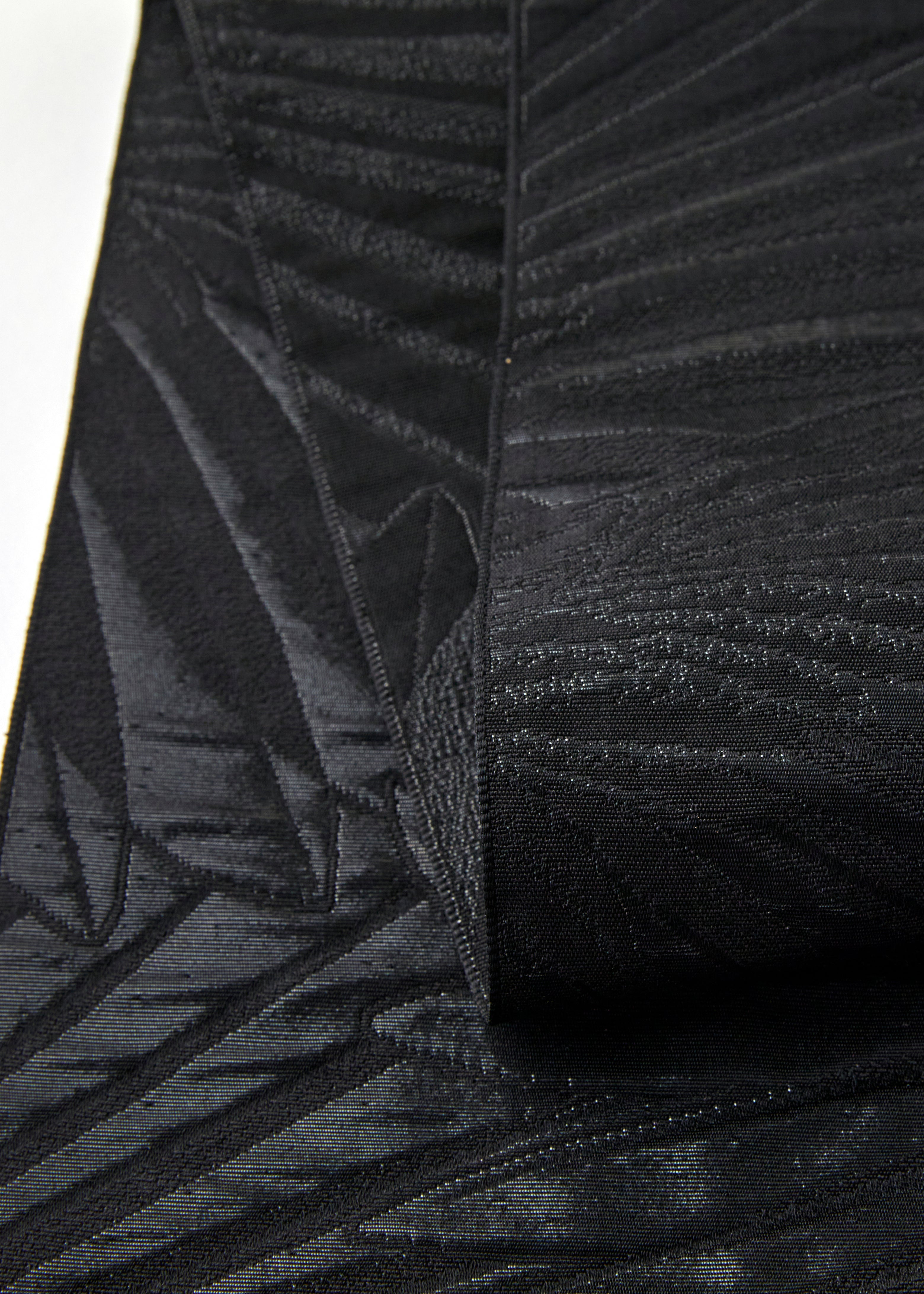 Heko-obi "Wet Crow's Feather" Black: Hakata-ori | Pure Silk