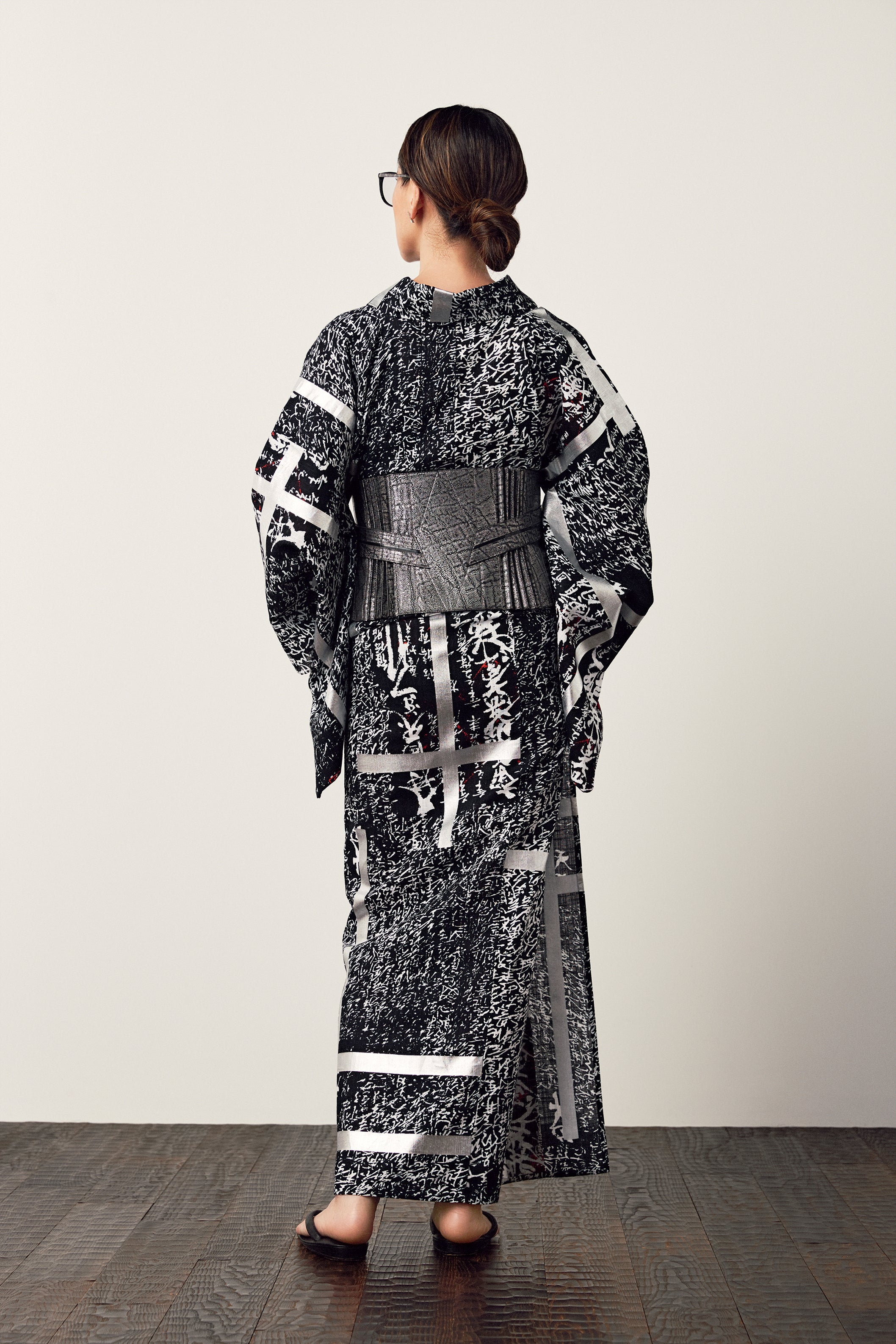 Yukata Hondaya Genbei "Pilgrim Torn Lattice" Black Silver