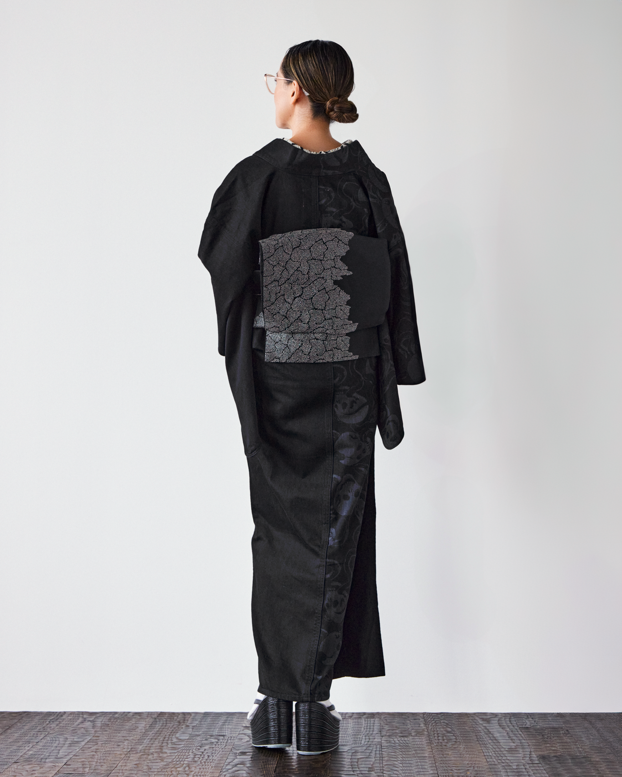 Fukuro obi "Warakegiku" KAPUKI original: Nishijin textile | Pure silk | Silver thread (tailoring fee included)