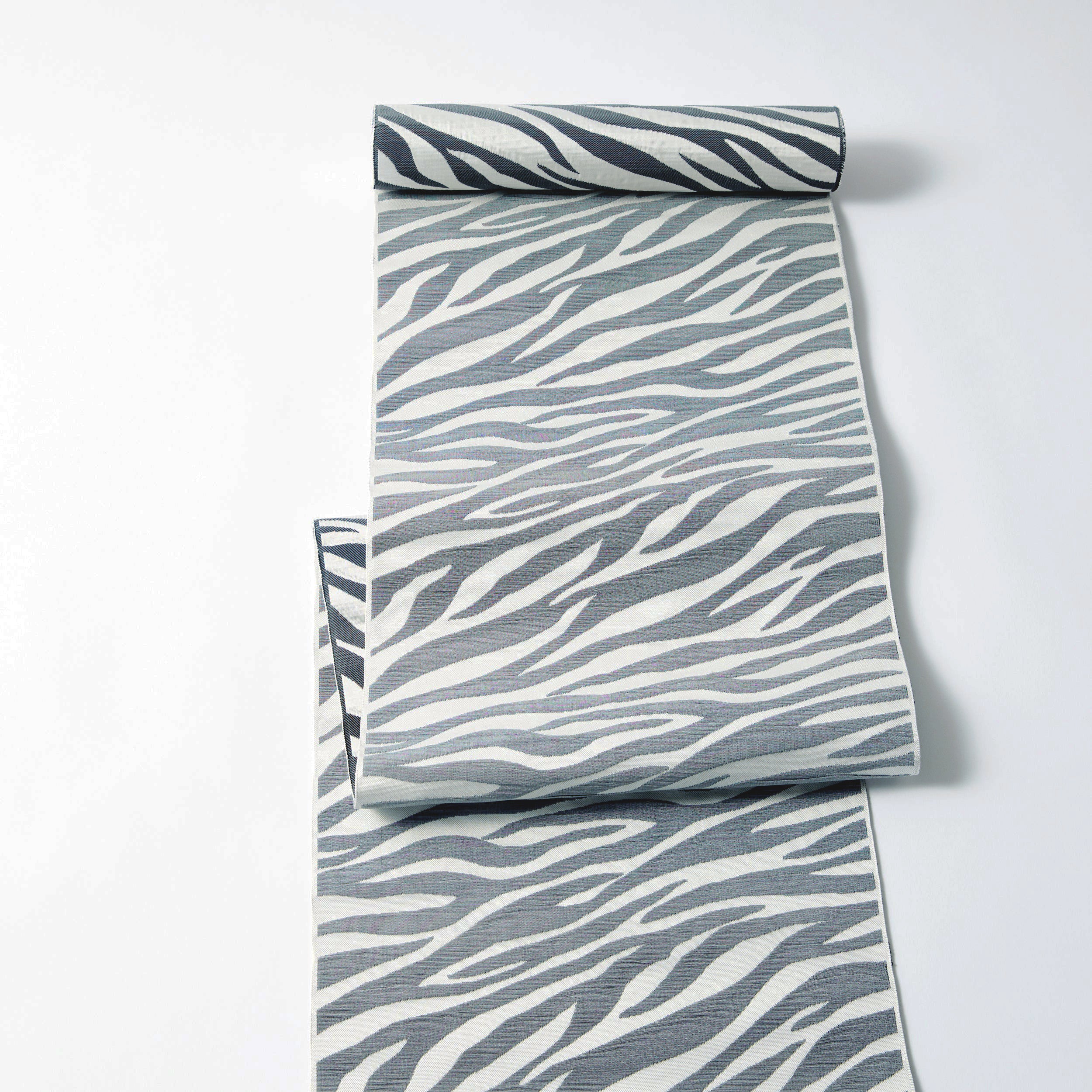 Matelasse Zebra White (Kuroki Orimono): Nagoya Obi | 8 Sun | Hakata Ori | Pure Silk (tailoring fee included)