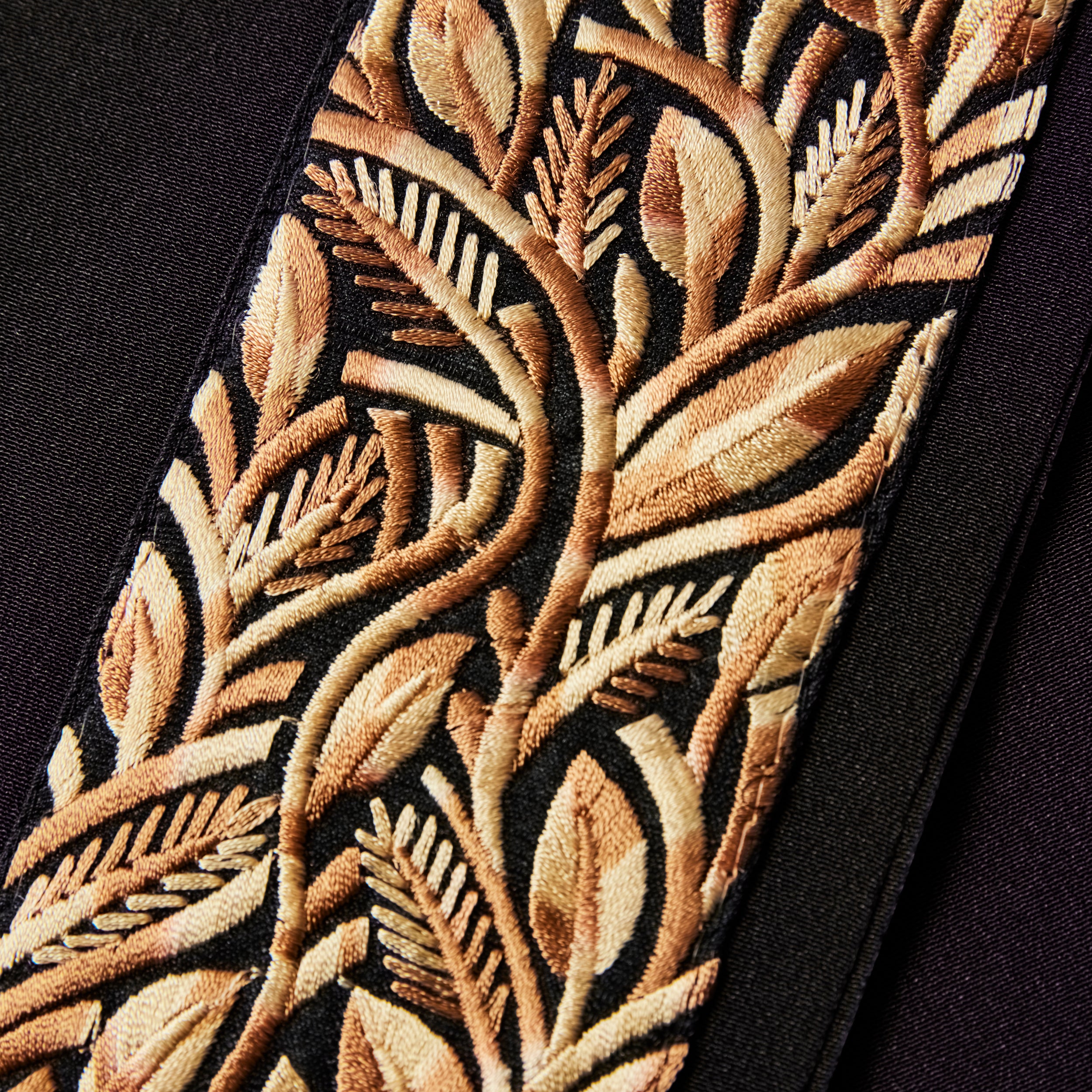 Embroidered half-collar leaf KAPUKI original