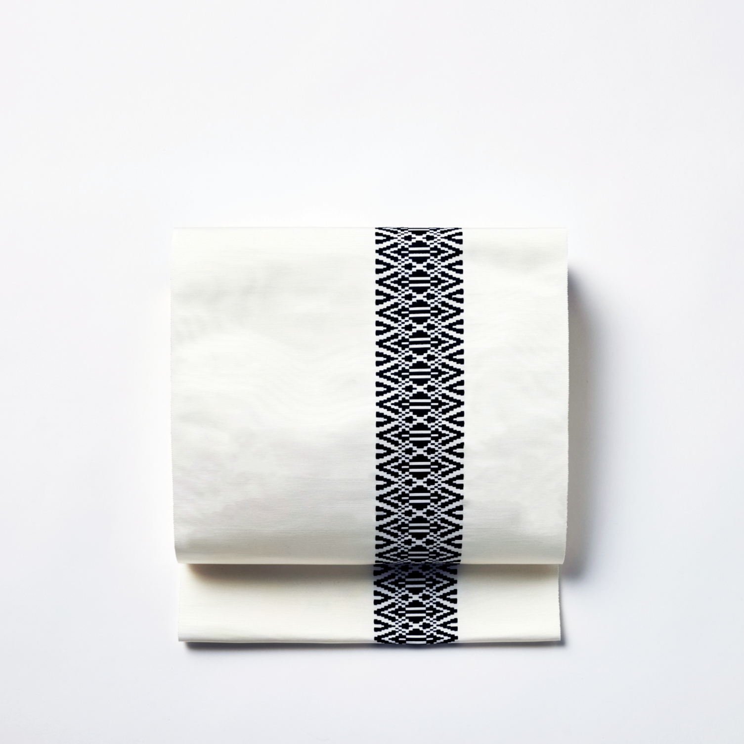 Nagoya Obi “Ippon Tokko Black and White” Nishimura Orimono: Hassun | Hakata Ori | Presentation pattern | Pure silk (tailoring fee included)