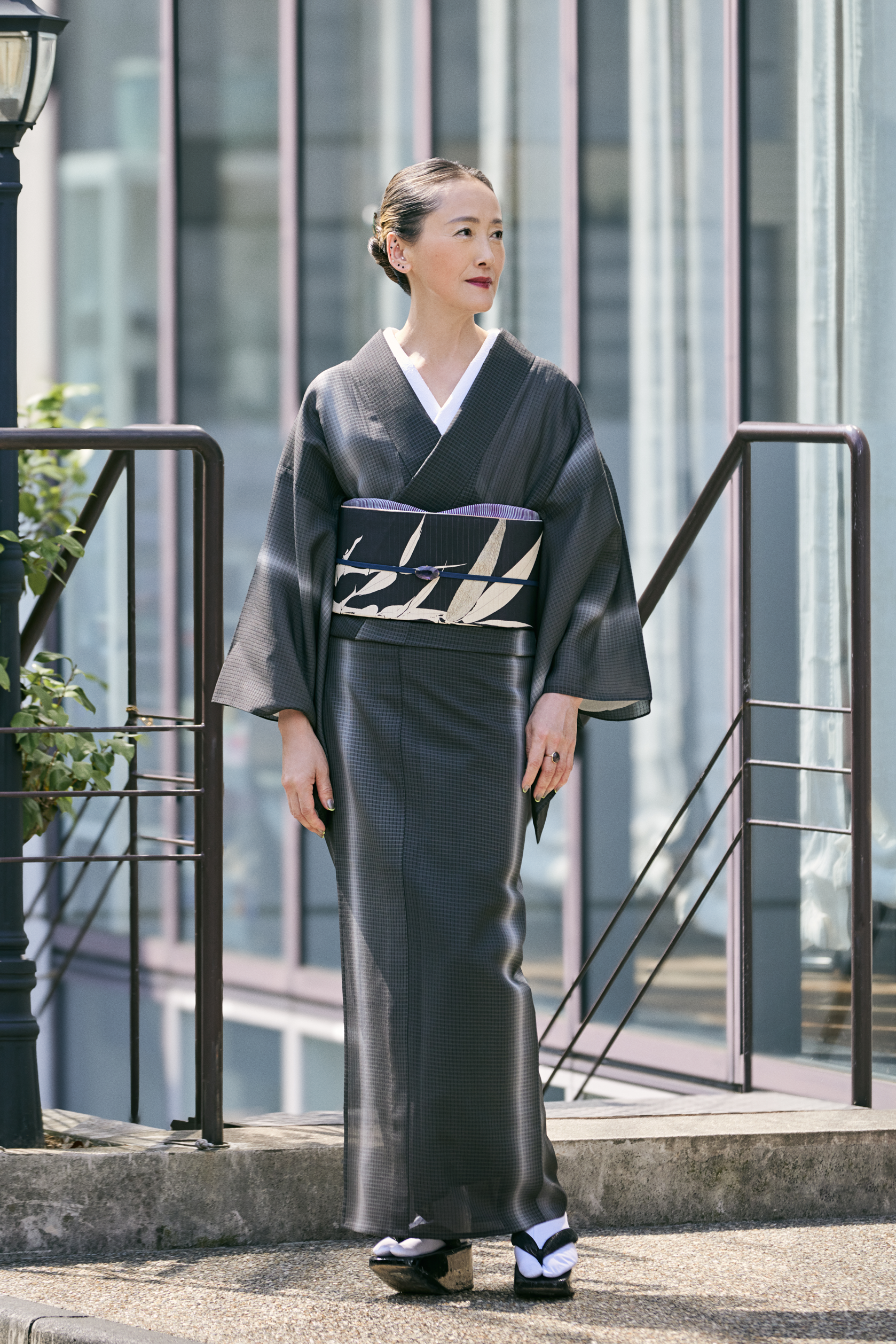Vertical gradation, black ink: Genuine Oshima | Summer Oshima | Pure silk
