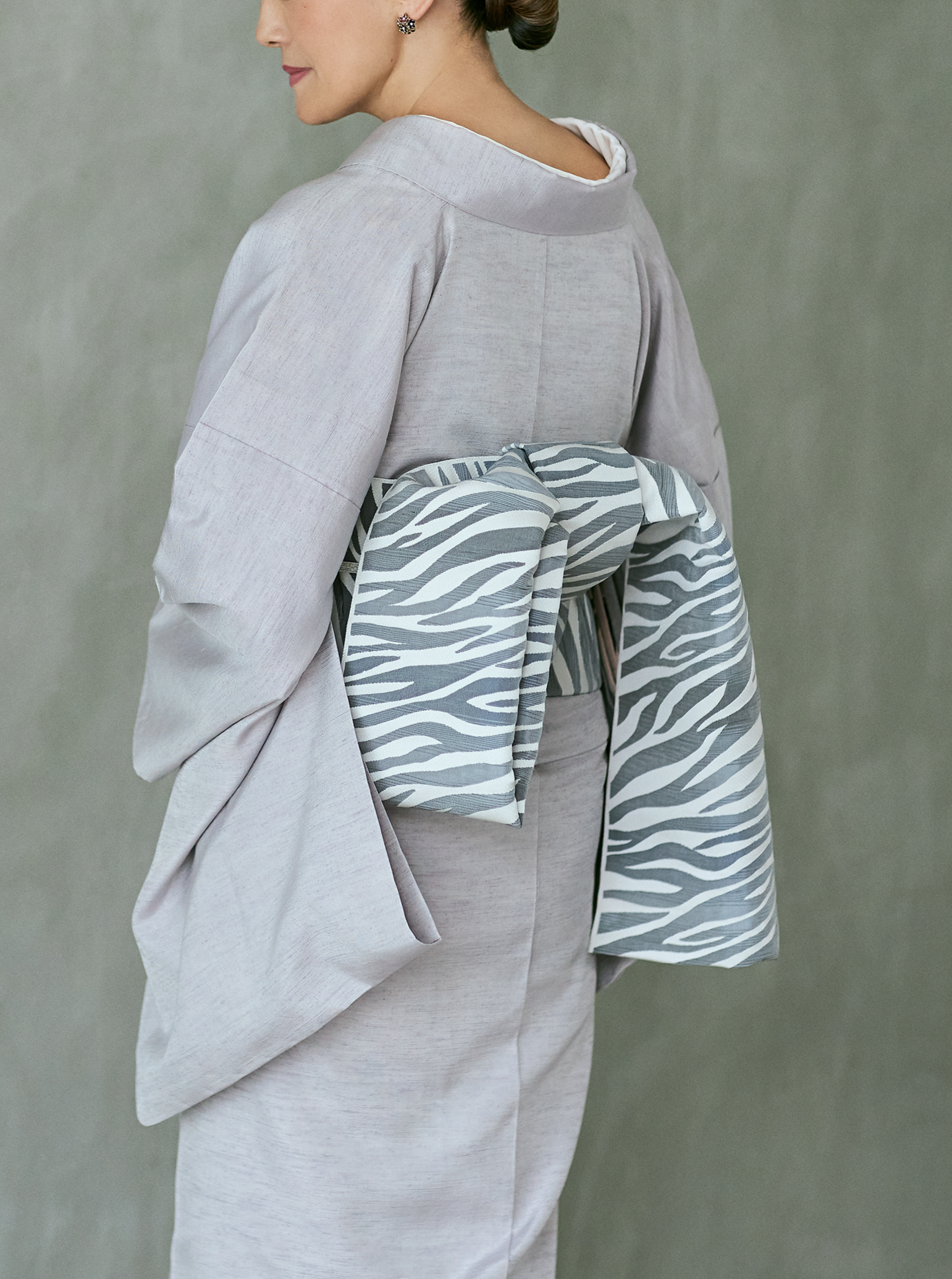 Kuroki Textile Hassun Obi Hakata Ori "Matelasse Zebra" White